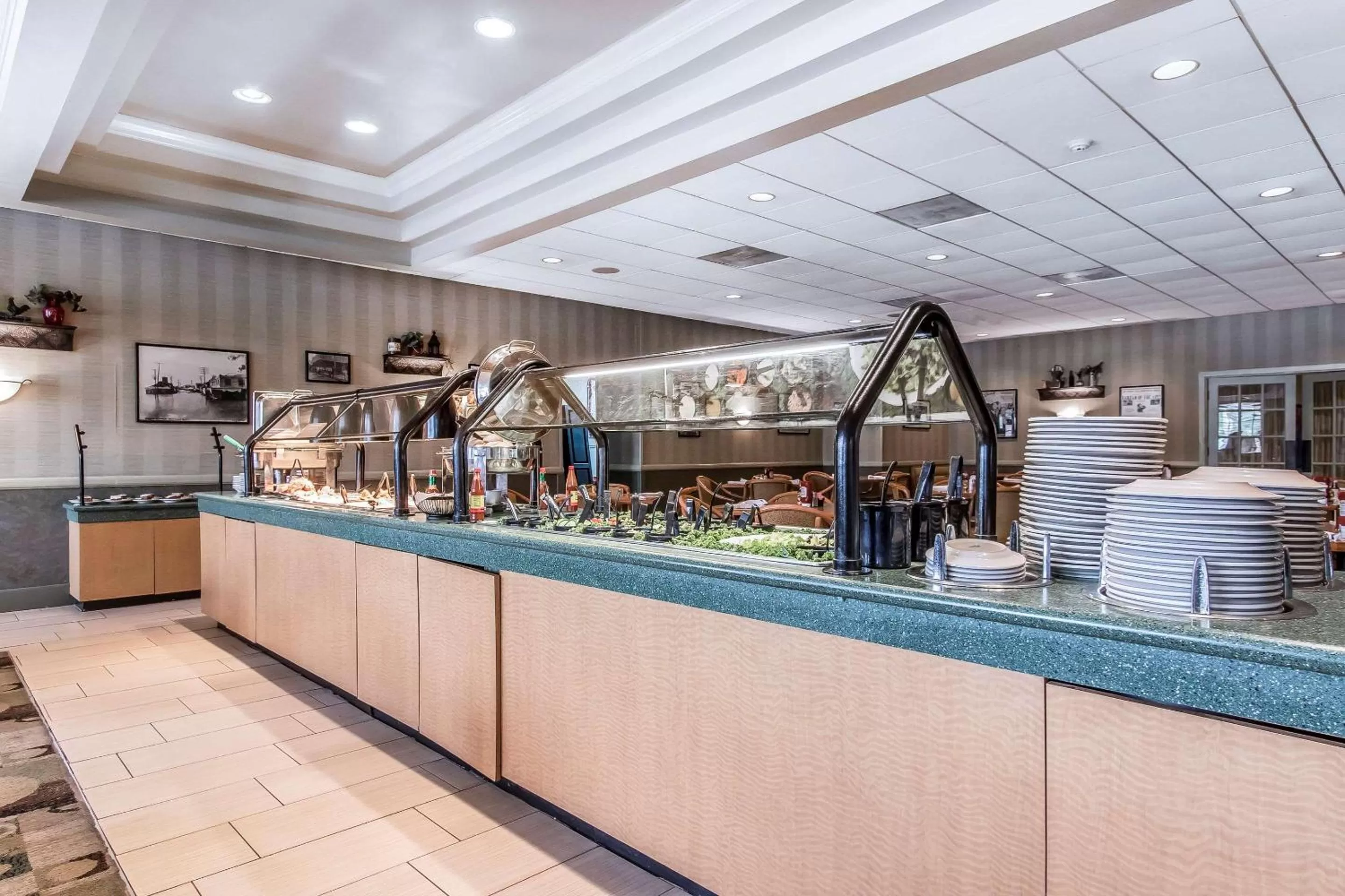 Restaurant/places to eat in Clarion Inn Morgan City