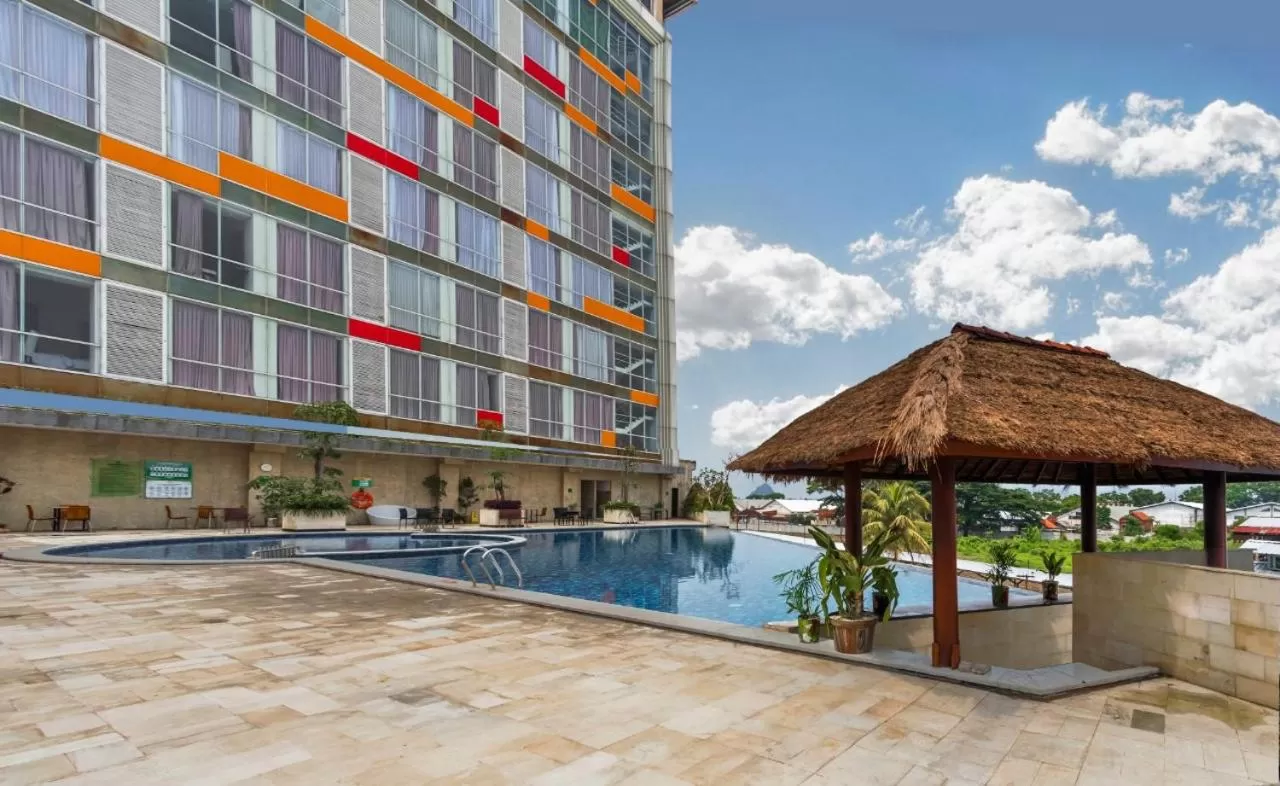 Swimming pool in Ascent Premiere Hotel and Convention