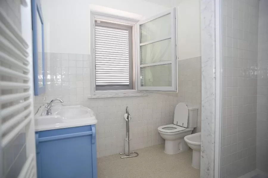 Bathroom in LIù B&B