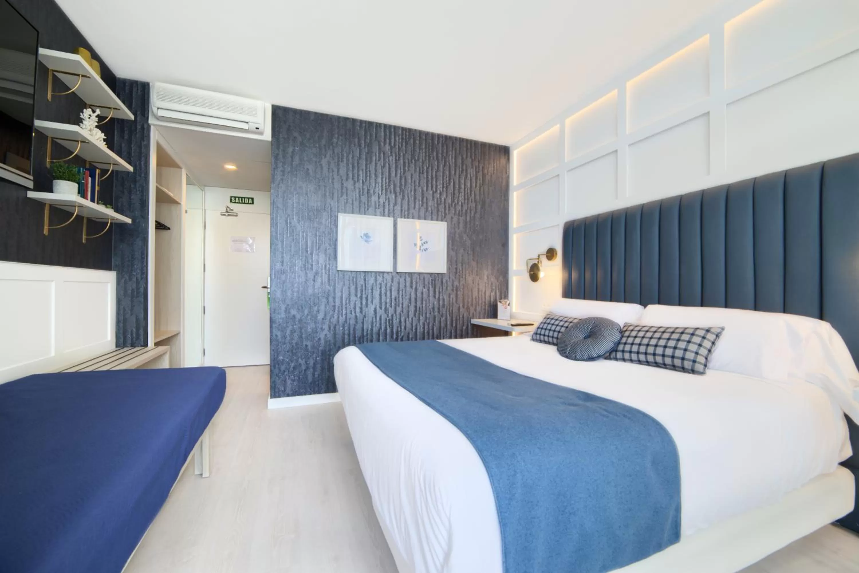 Bed in Hotel Luze El Villa