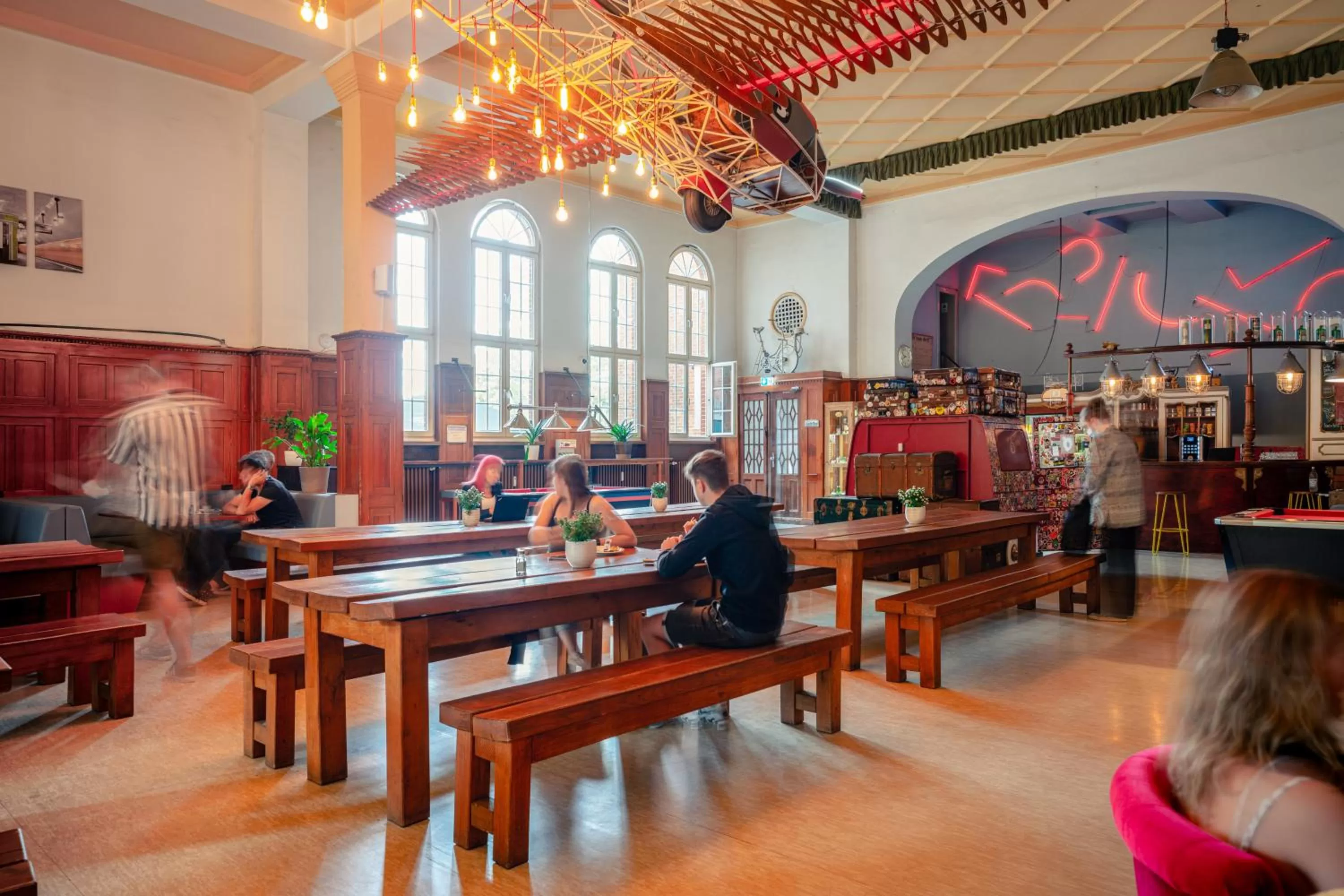 Restaurant/places to eat in Three Little Pigs Hostel - Your Berlin Castle