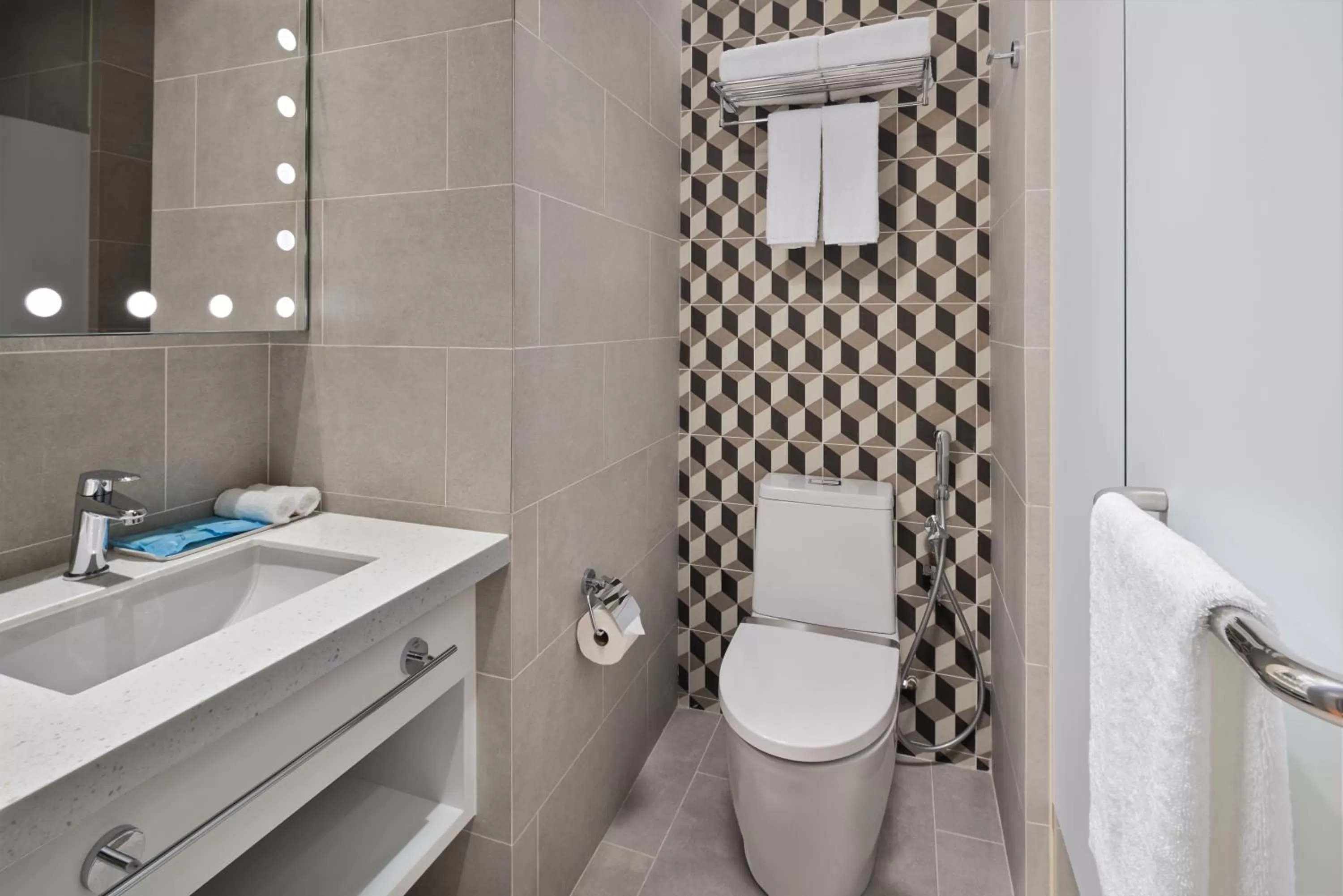 Toilet in Holiday Inn Express Singapore Serangoon by IHG
