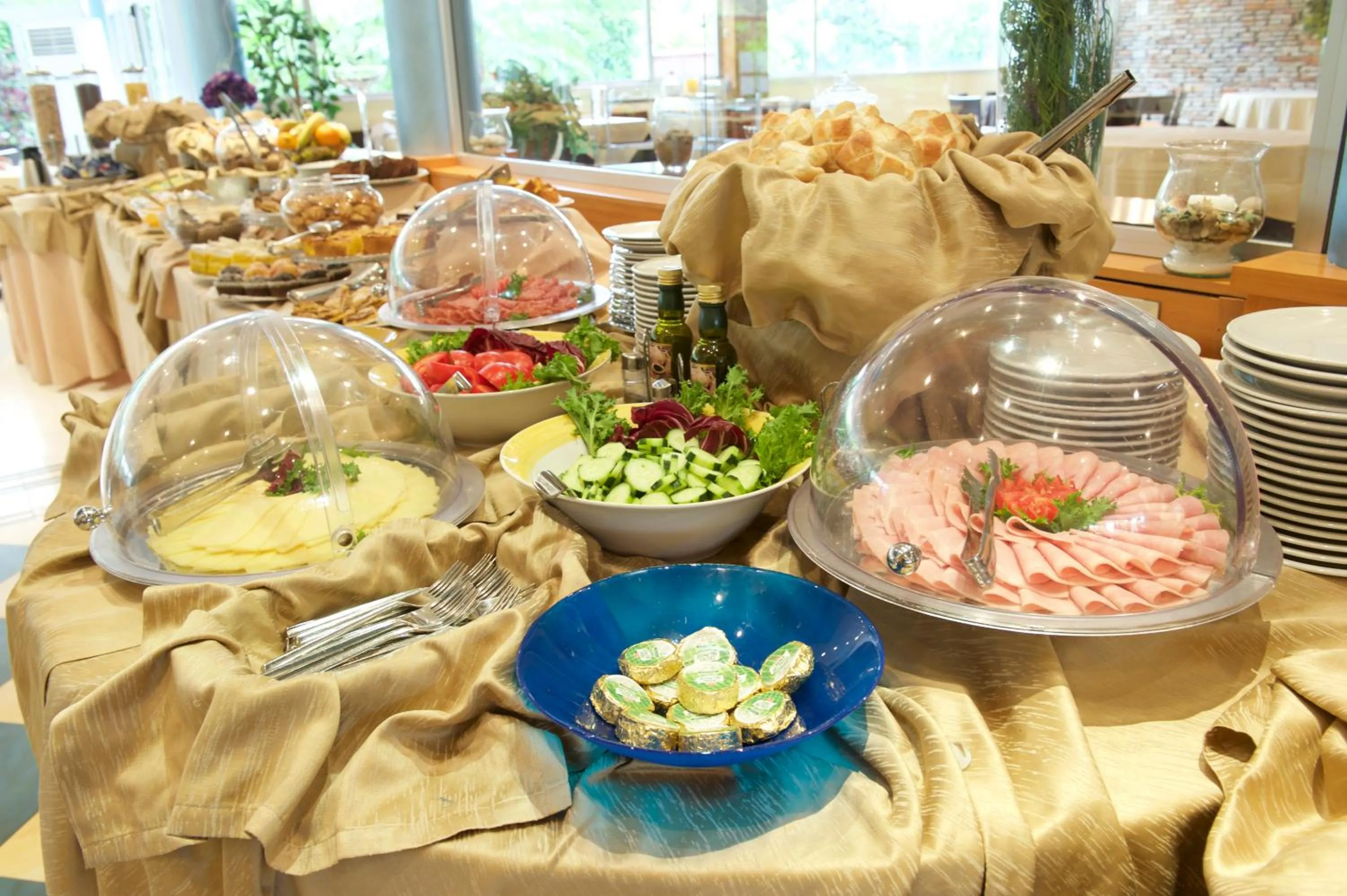 Restaurant/places to eat in Albergo Mediterraneo