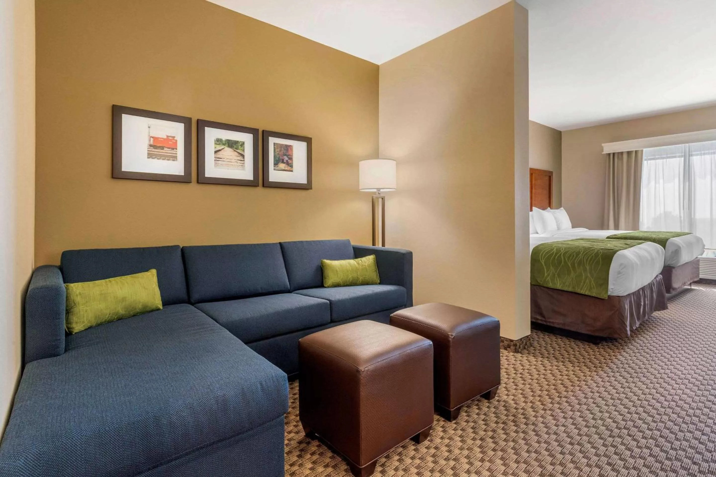 Photo of the whole room, Bed in Comfort Inn & Suites Florence Center Area