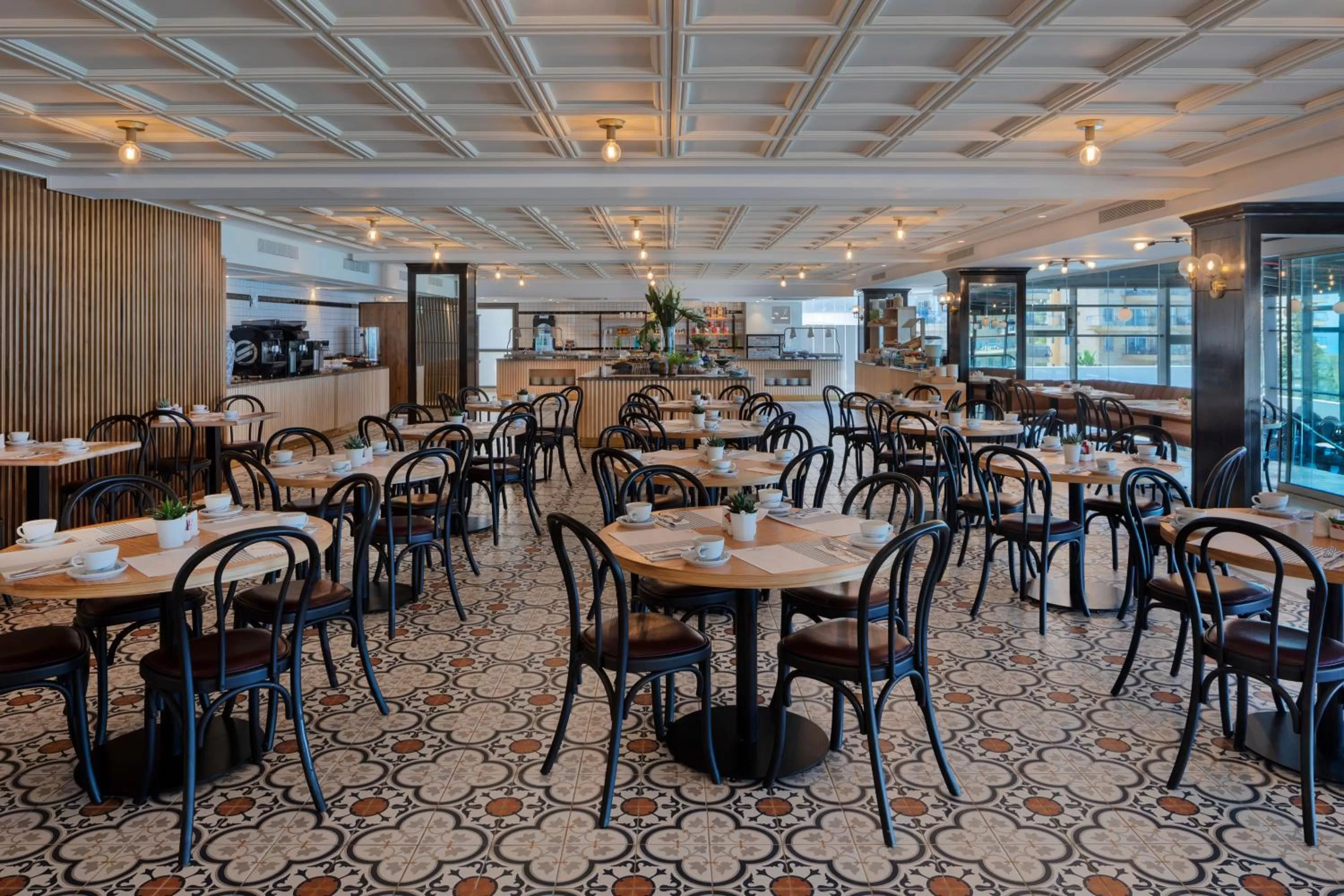 Restaurant/places to eat in Resort Hadera by Jacob Hotels