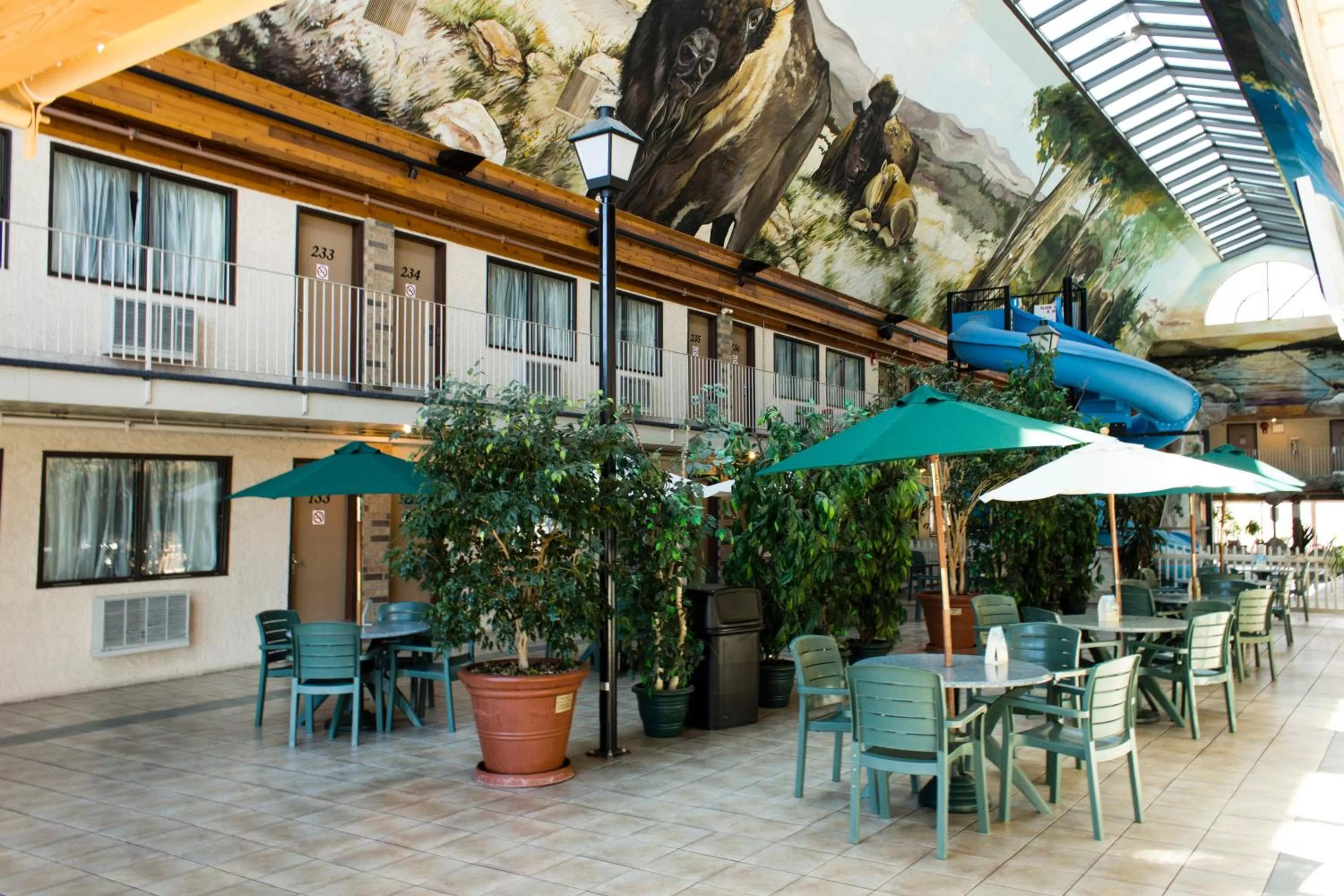 Balcony/Terrace in Days Inn by Wyndham Lethbridge