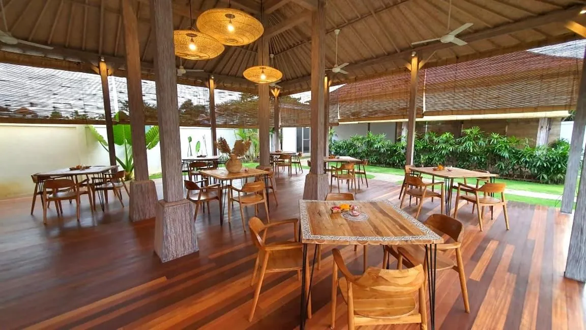 Restaurant/places to eat in United Colors of Bali