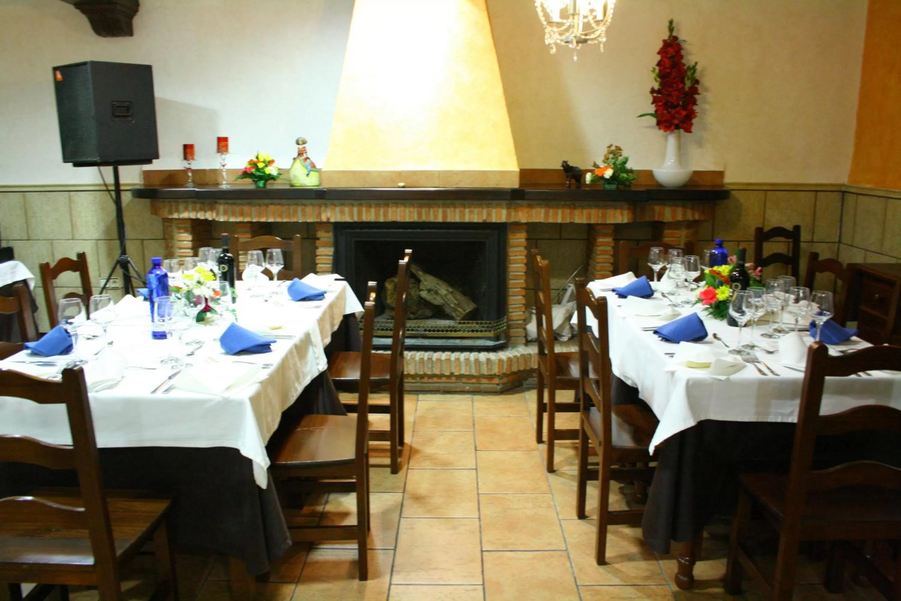 Restaurant/places to eat in Hotel Rural Huerta del Laurel