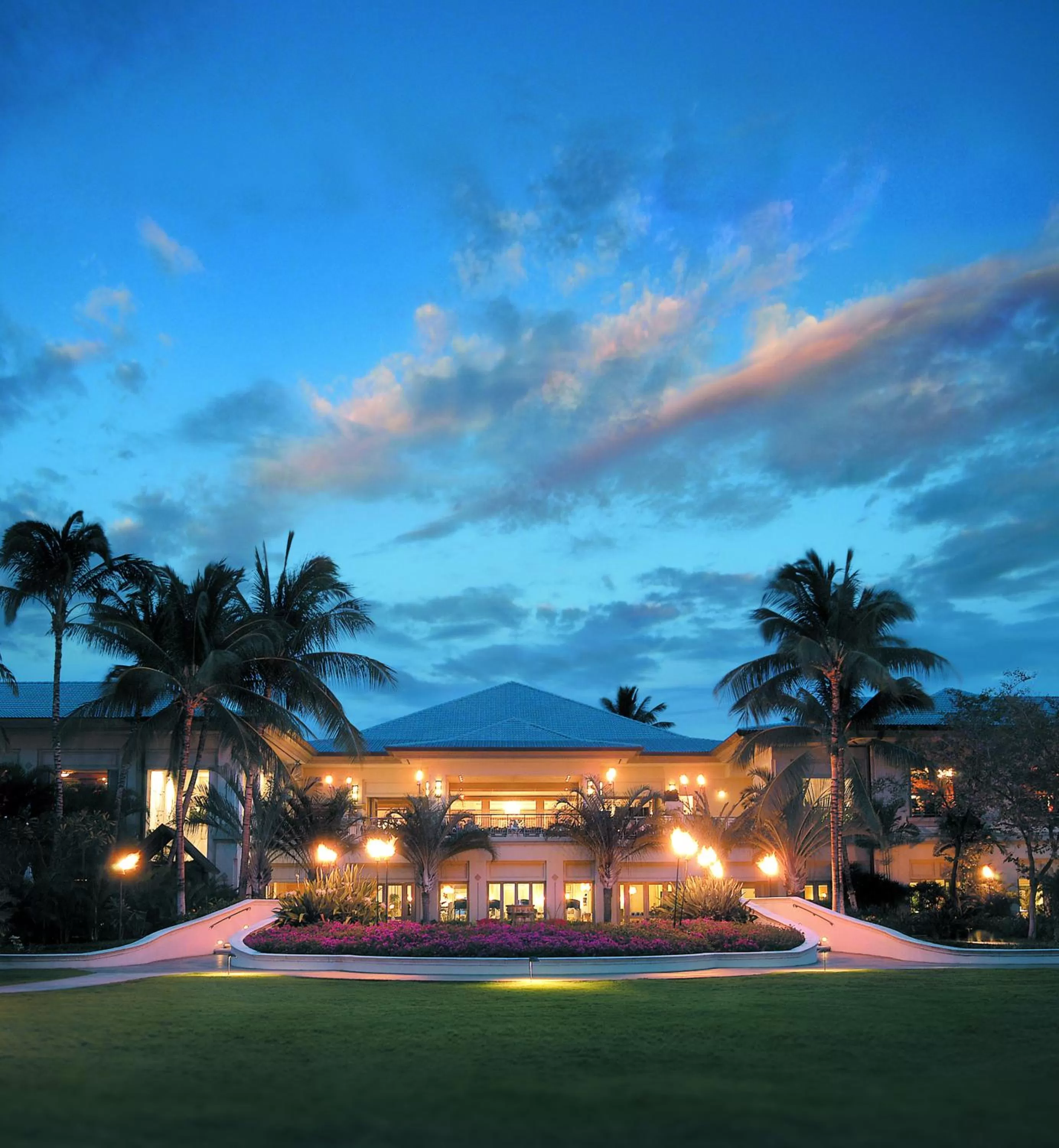 Facade/entrance in Fairmont Orchid