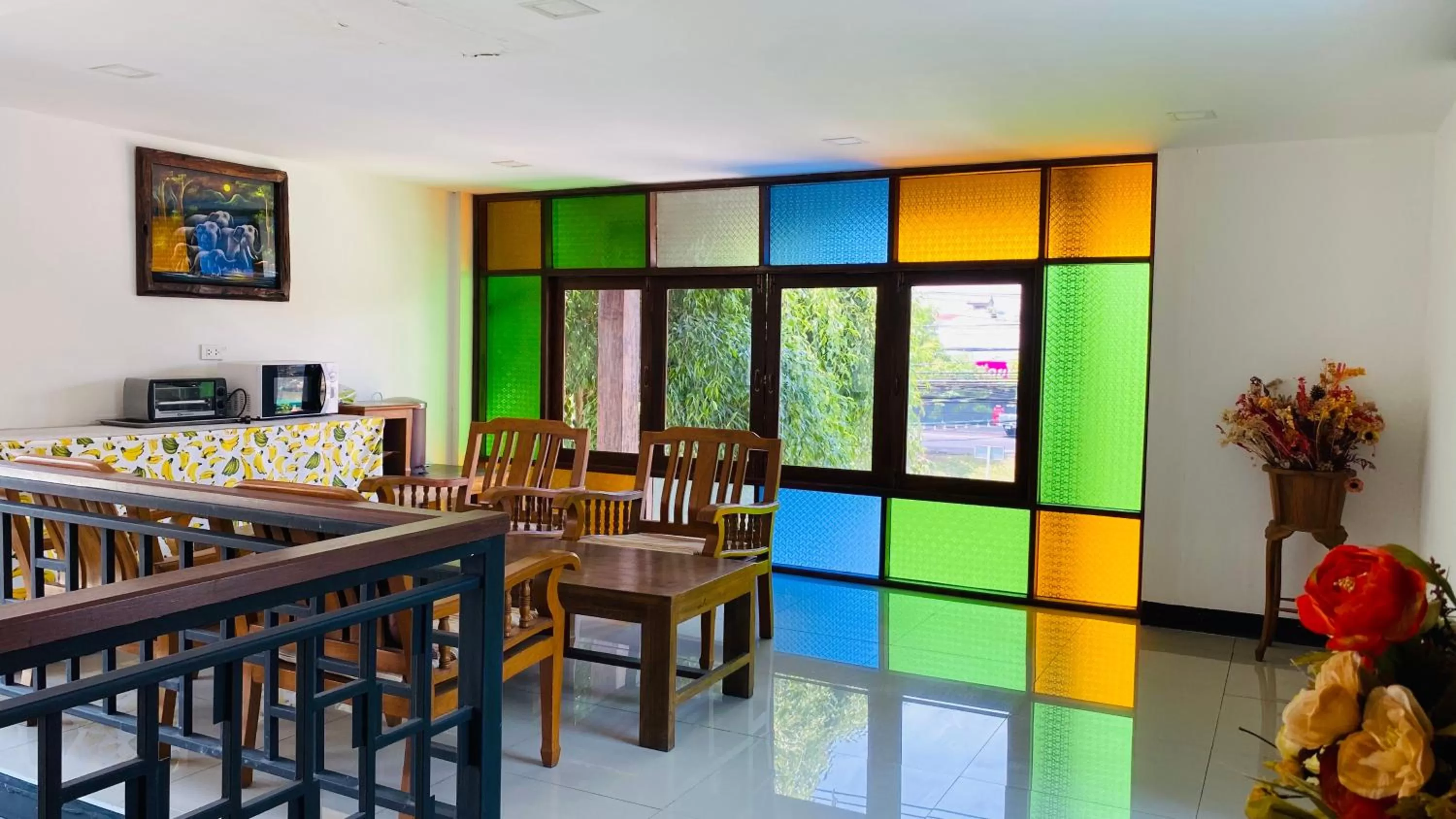 Restaurant/places to eat in C Hotel Boutique and Comfort