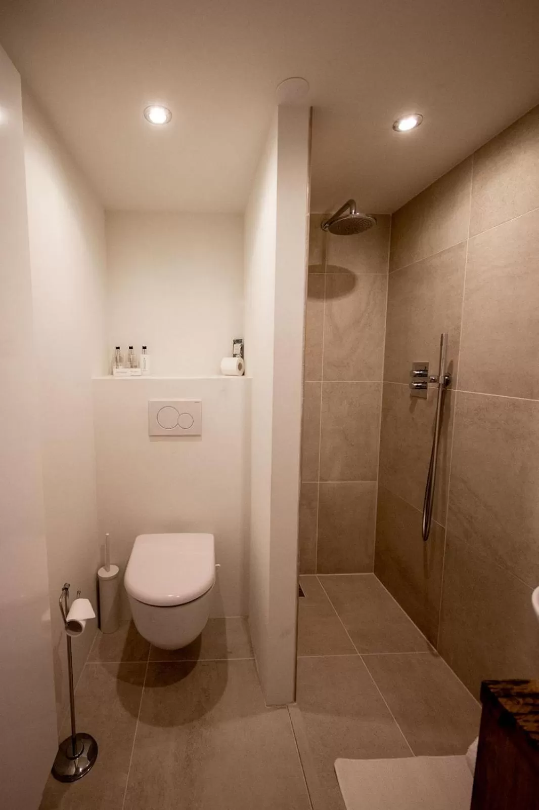 Bathroom in Boutique Hotel Elburg met Tapperij