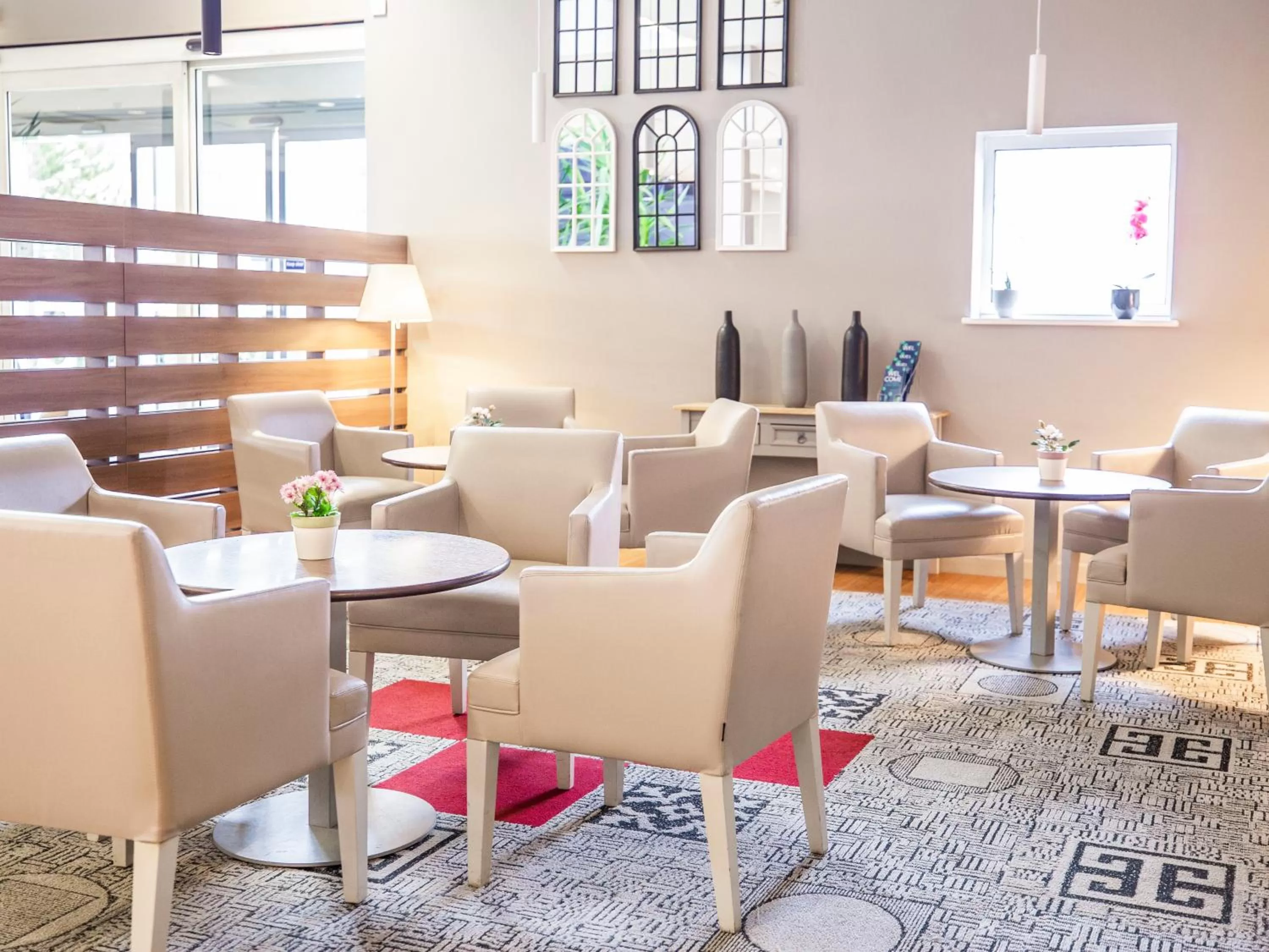 Lounge or bar in Campanile Hotel Northampton