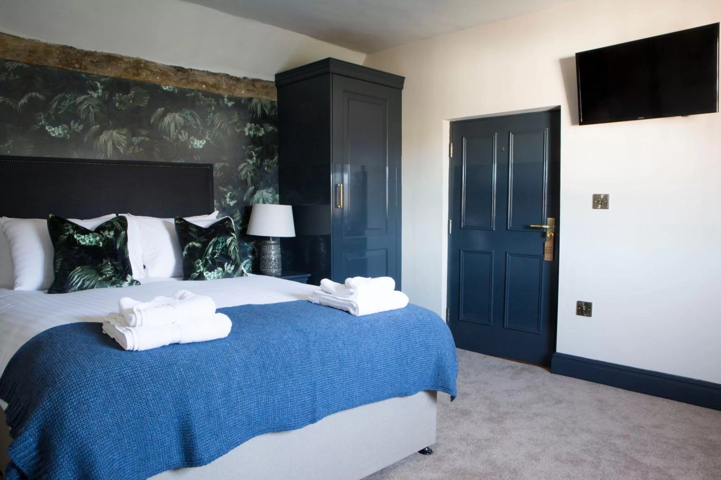 Bed in Wynnstay Arms, Ruabon, Wrexham