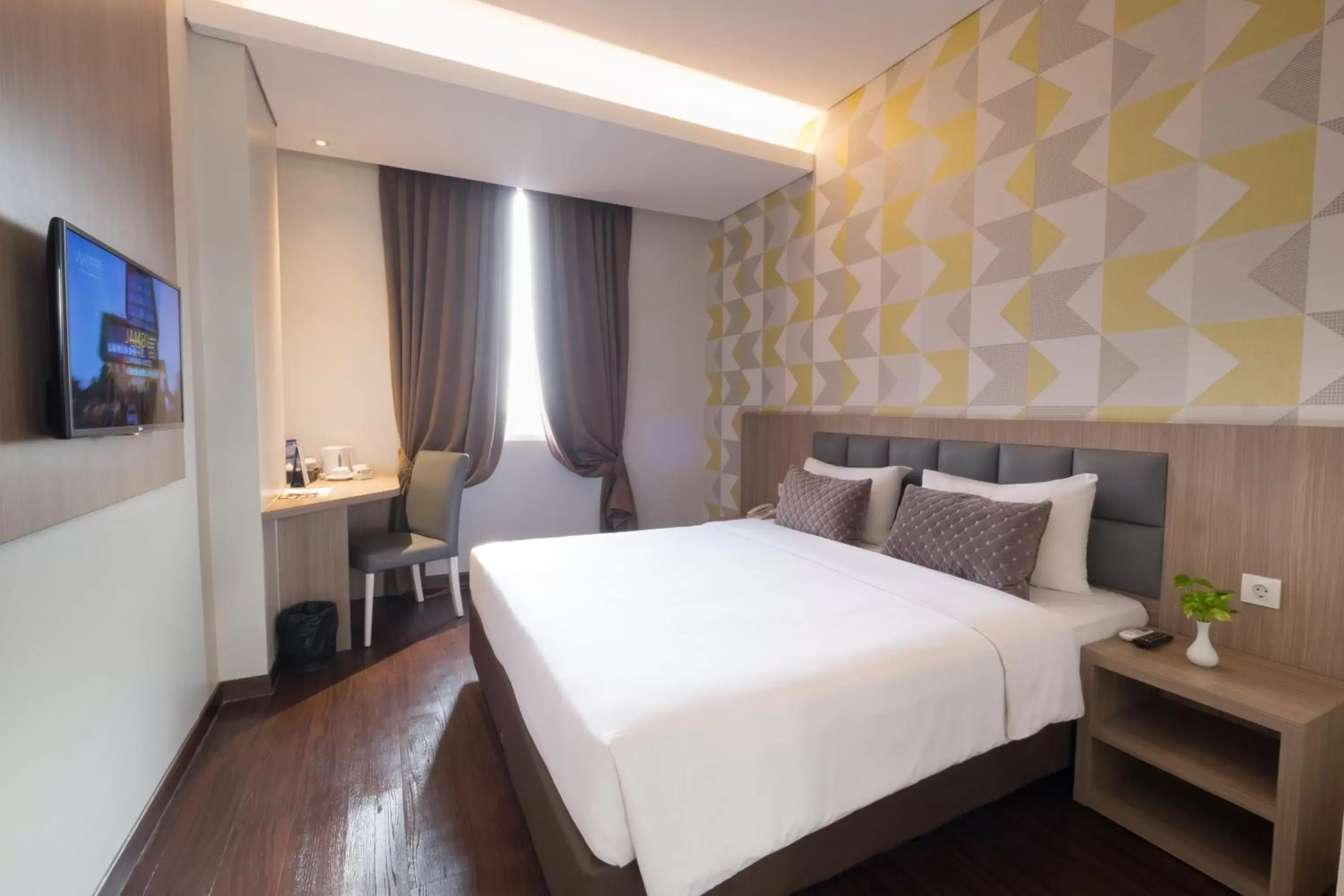Executive Double Room in Hotel 88 ITC Fatmawati Jakarta By WH Executive Double Room in Hotel 88 ITC Fatmawati Jakarta By WH