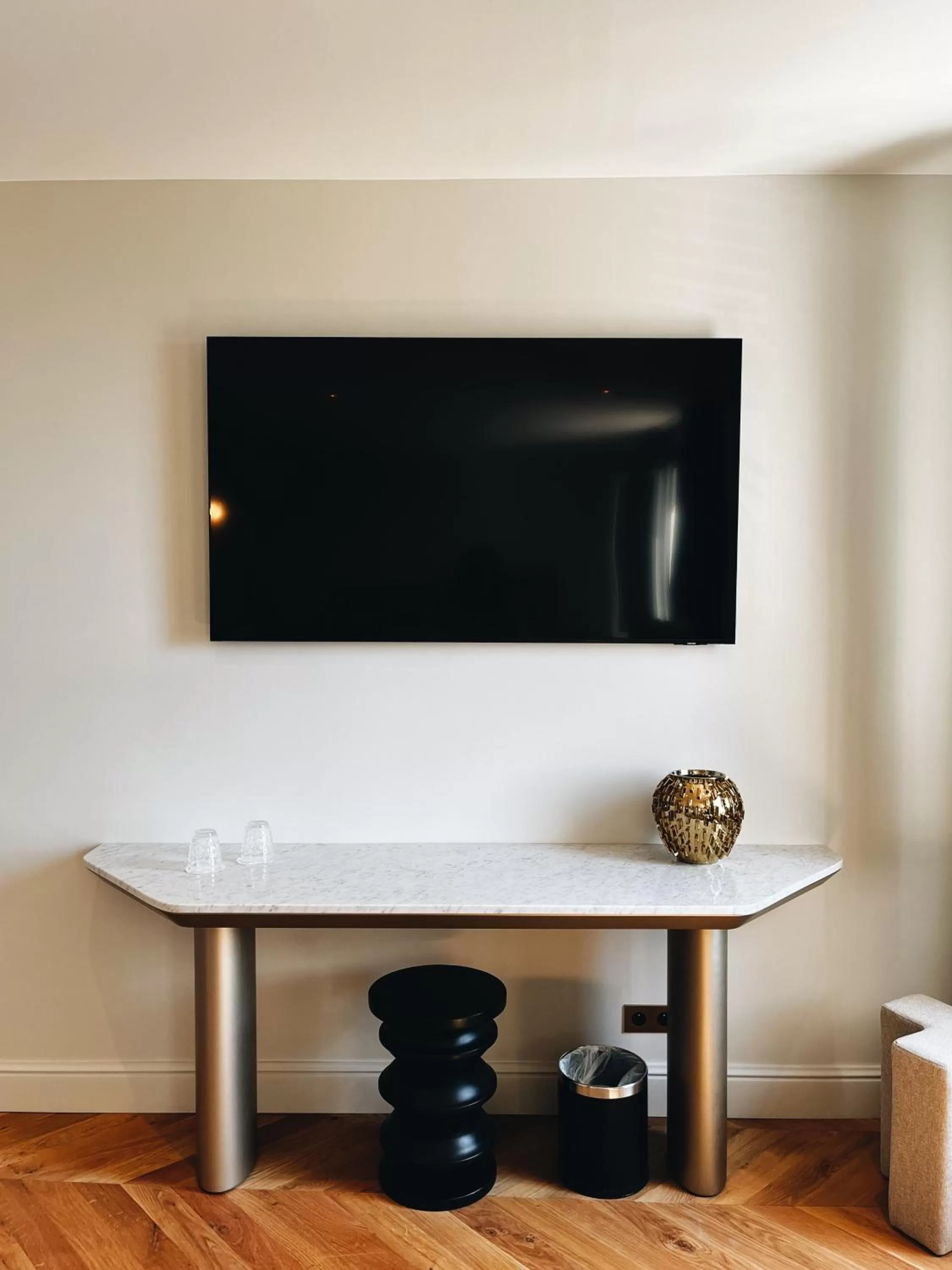 TV and multimedia in Hotel San Carlu Citadelle Ajaccio