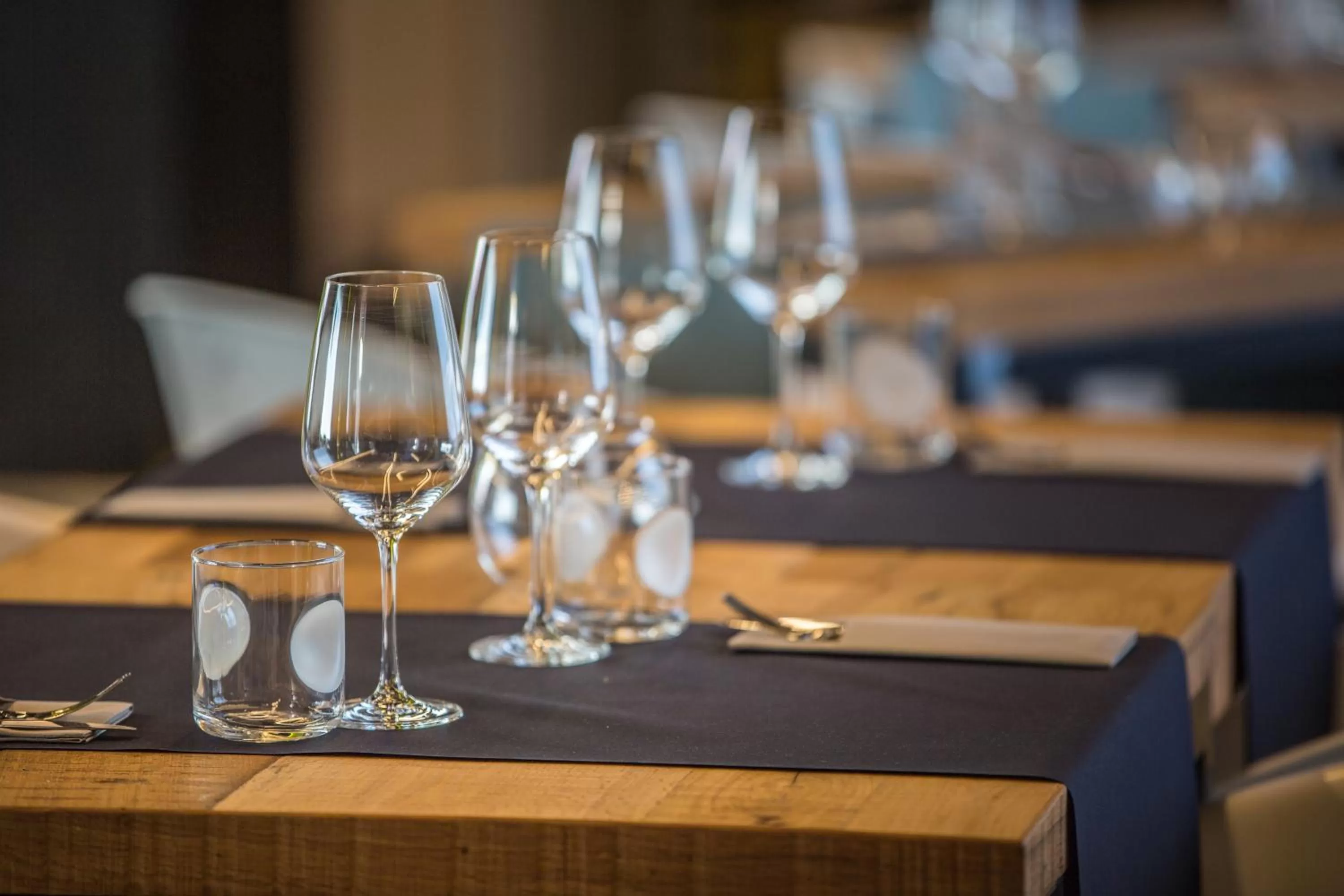 Restaurant/places to eat in JO Hotel