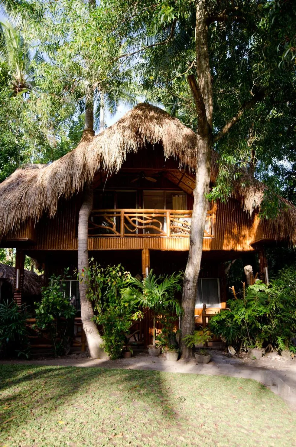 Property building in Mike's Dauin Dive Resort