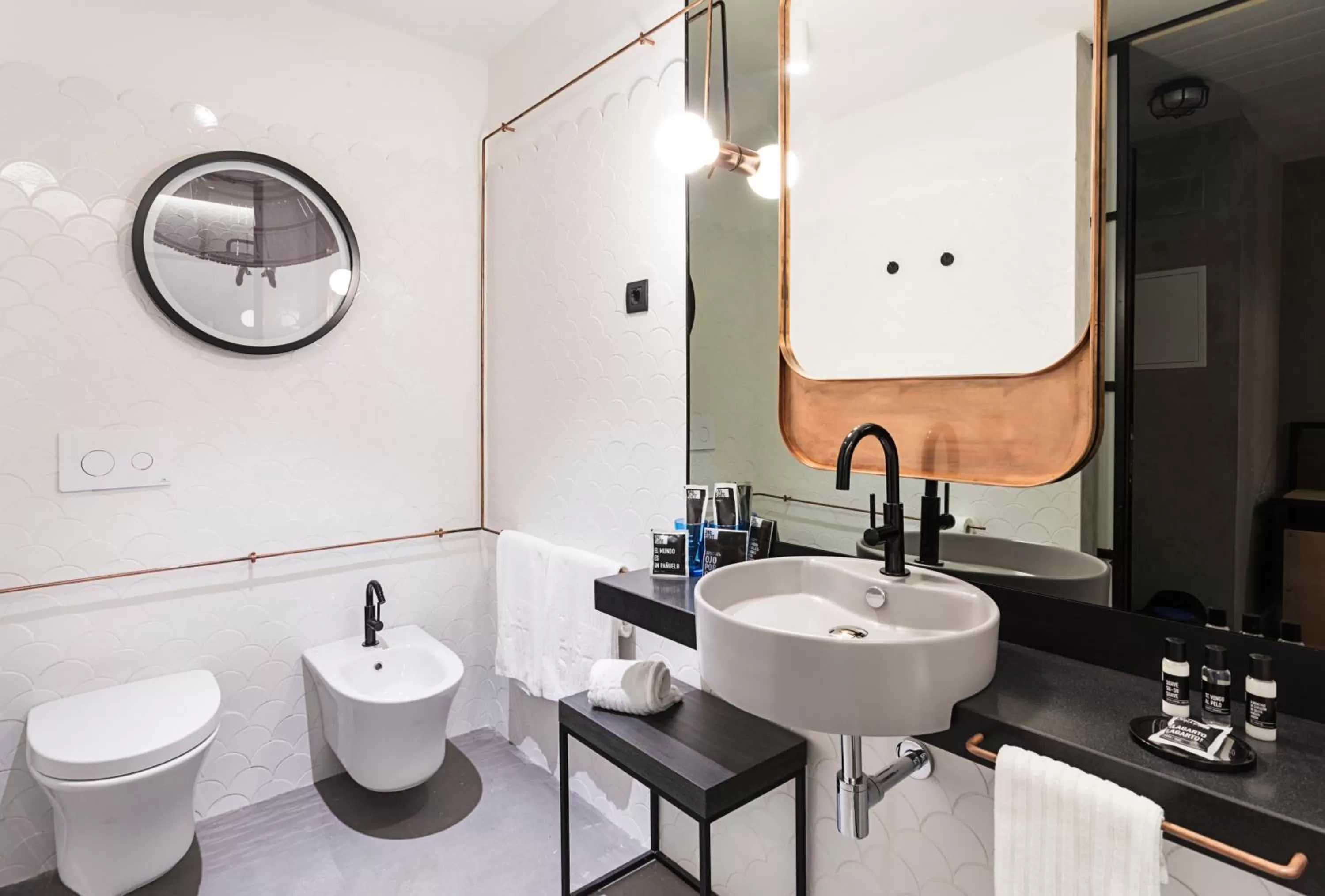 Toilet in One Shot Tabakalera House