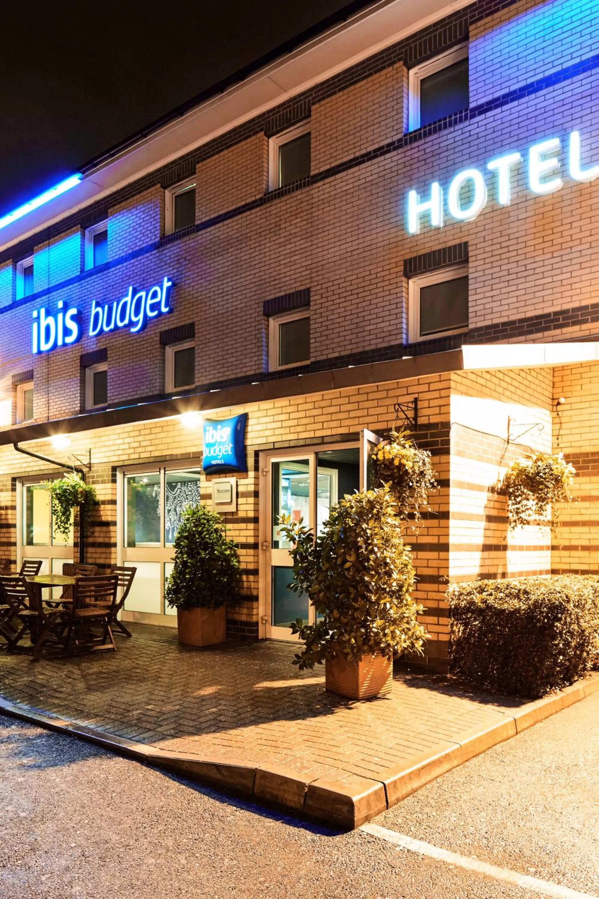 Facade/entrance in ibis budget London Barking
