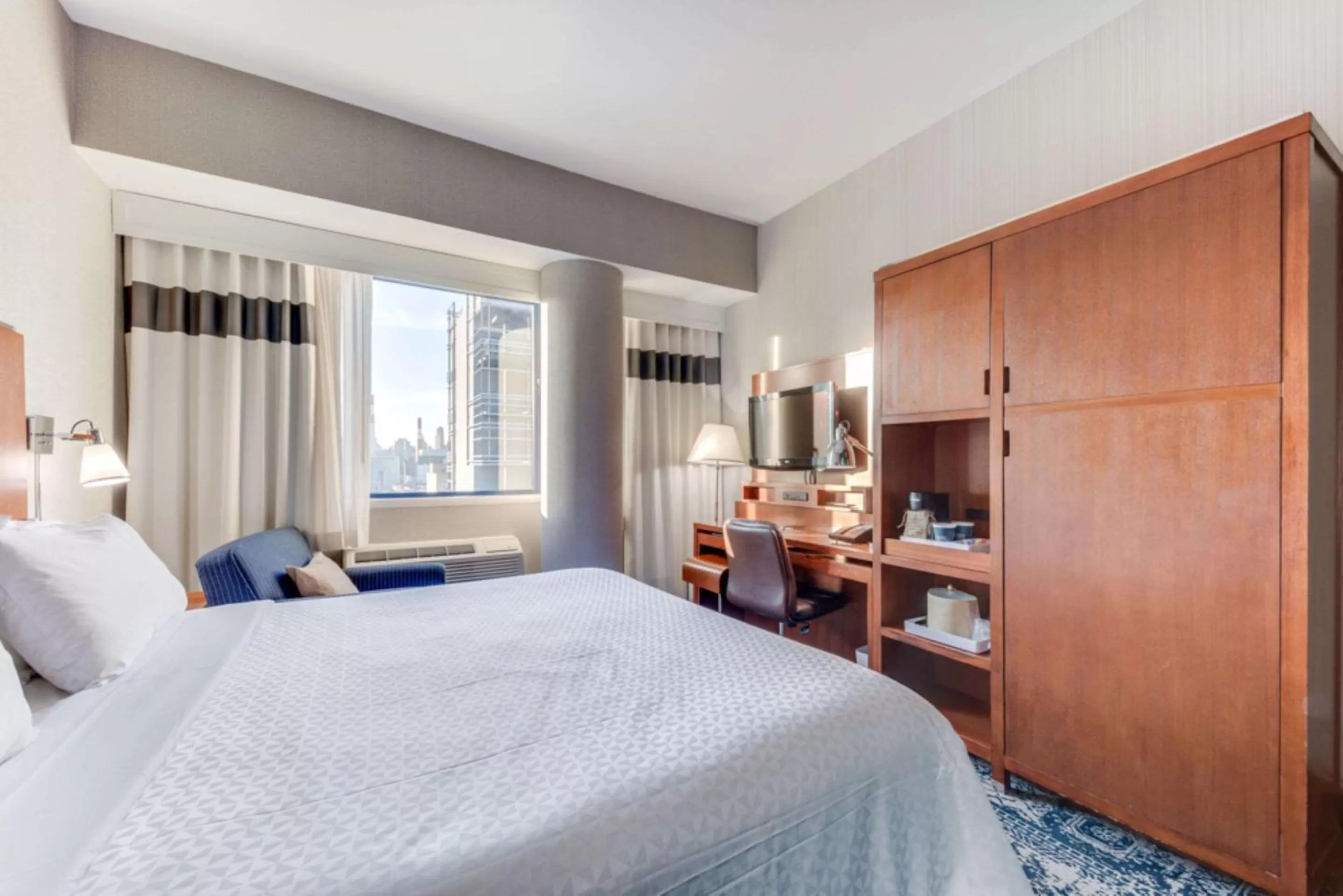 Bedroom, Bed in Vista LIC Hotel, Premier Collection by Best Western