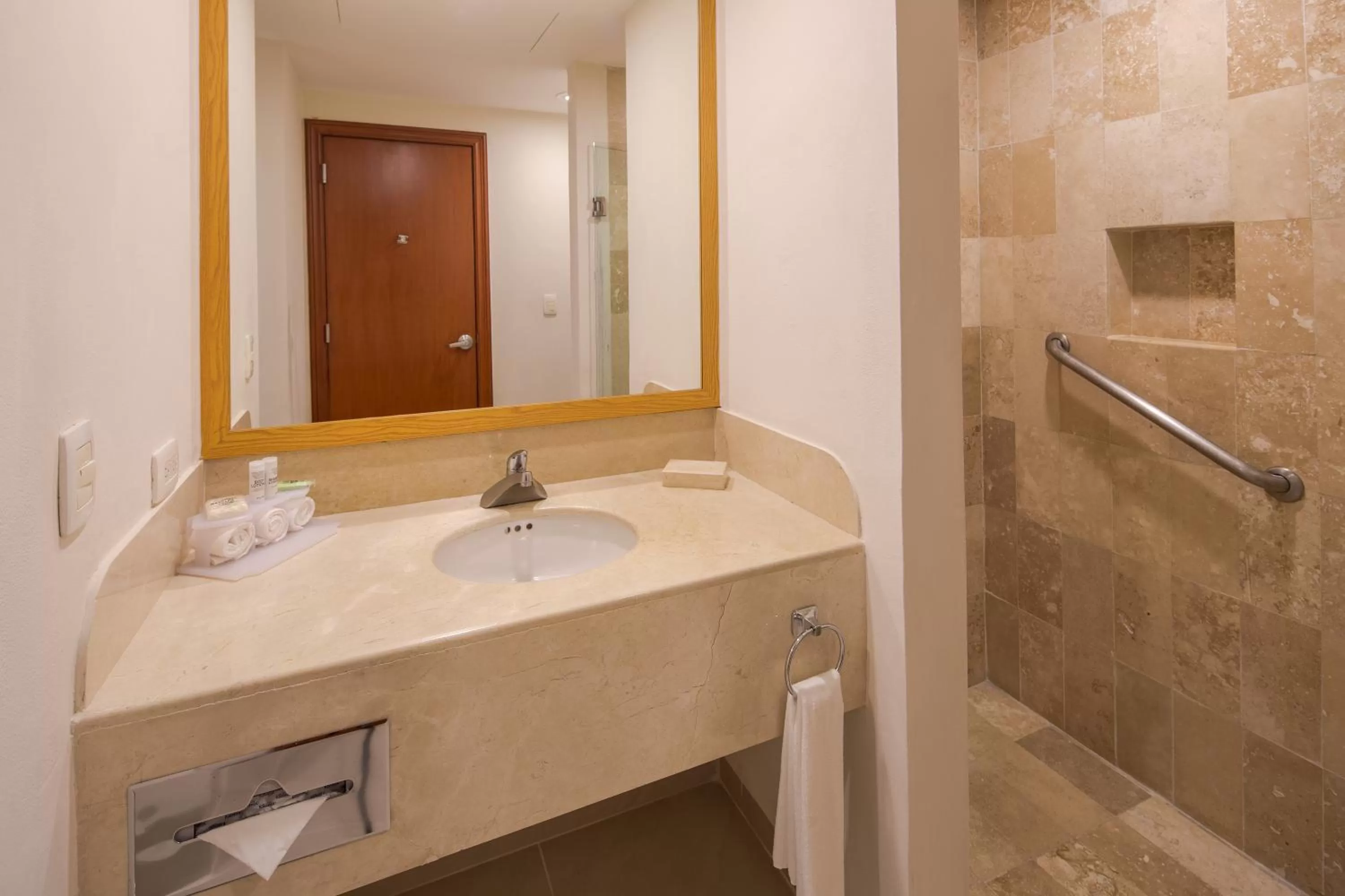 Bathroom in Wyndham Garden Playa del Carmen