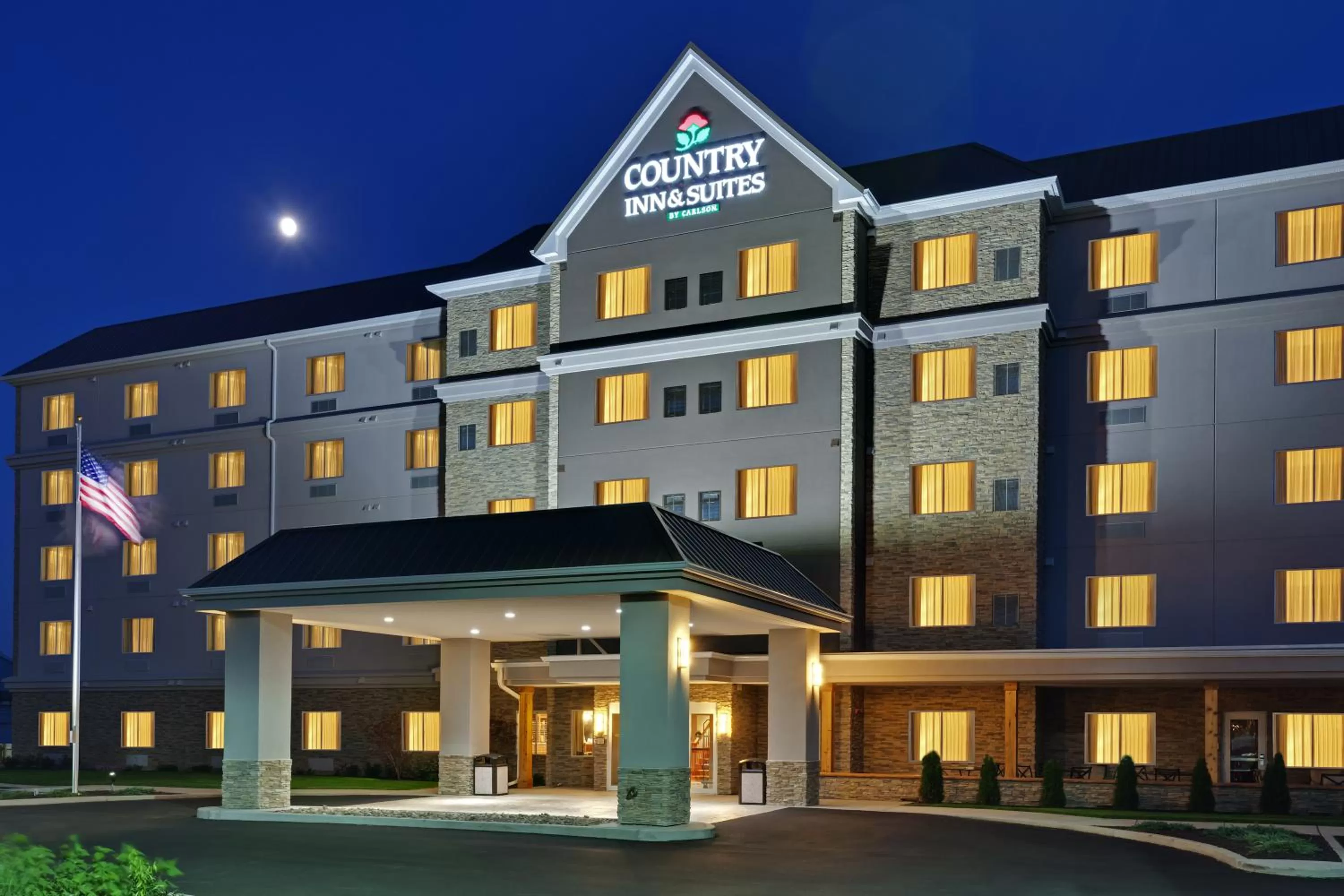Property building in Country Inn & Suites by Radisson, Buffalo South I-90, NY