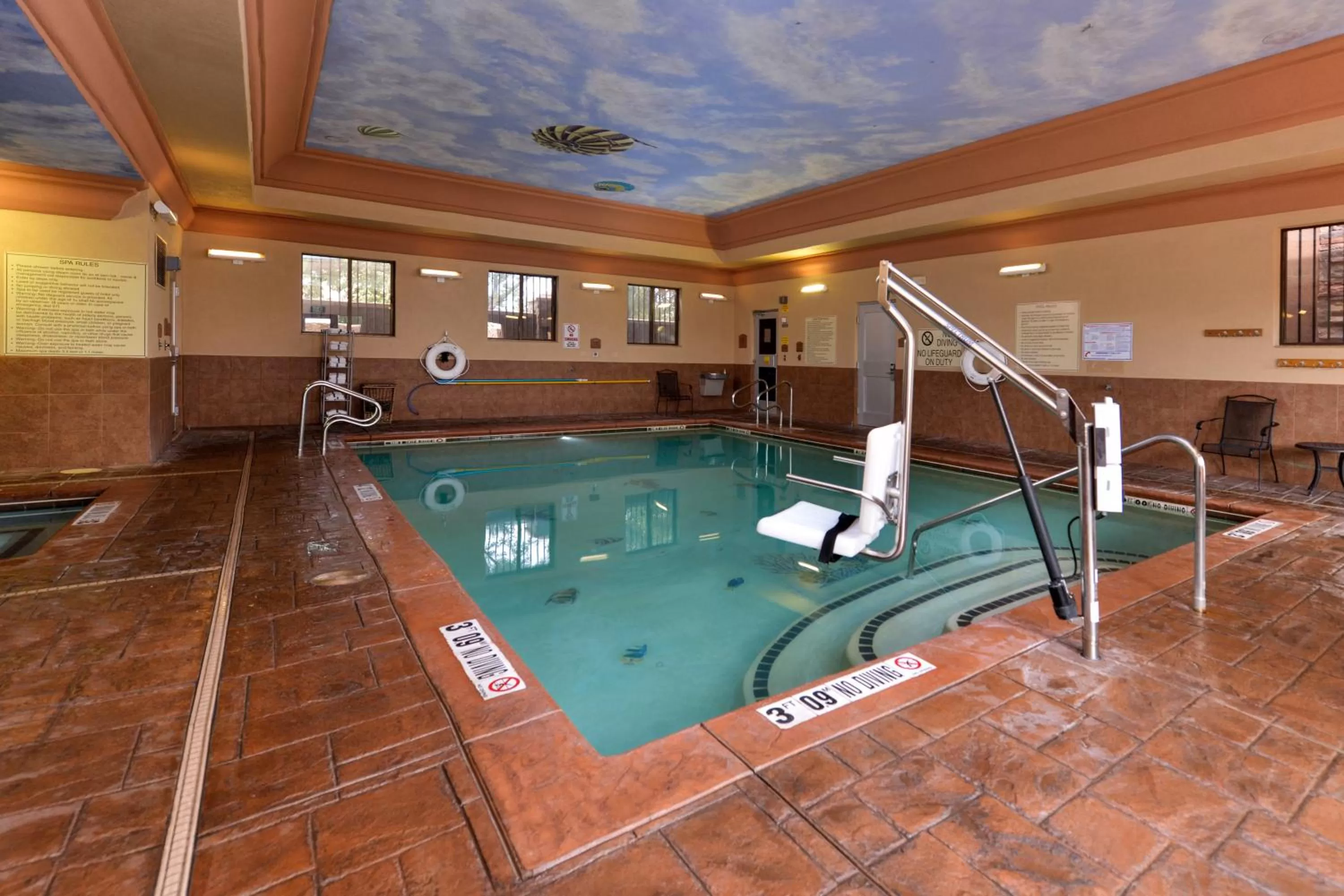 Swimming pool in Holiday Inn Express Hotel & Suites Las Cruces by IHG