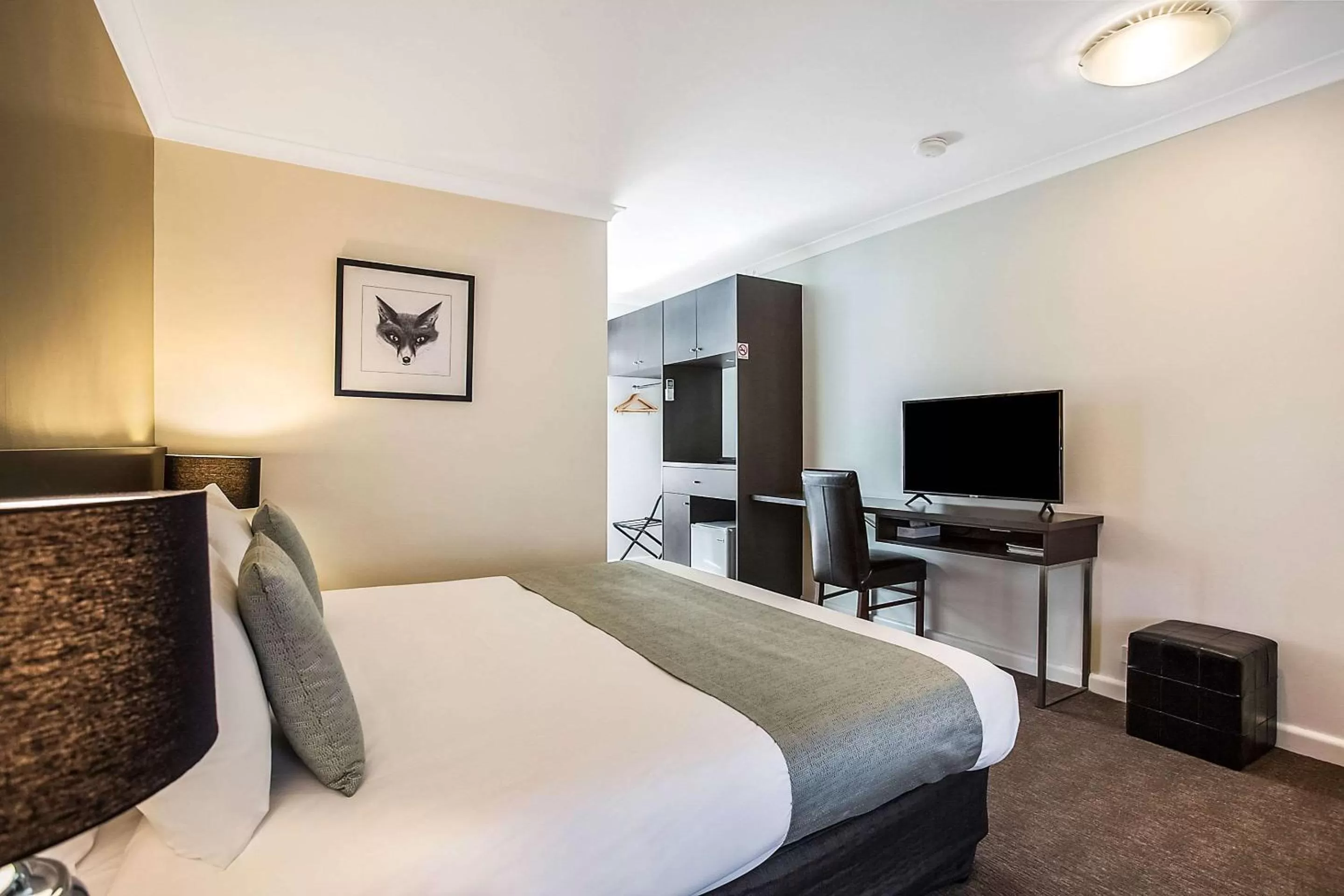 Photo of the whole room, Bed in Comfort Inn Western