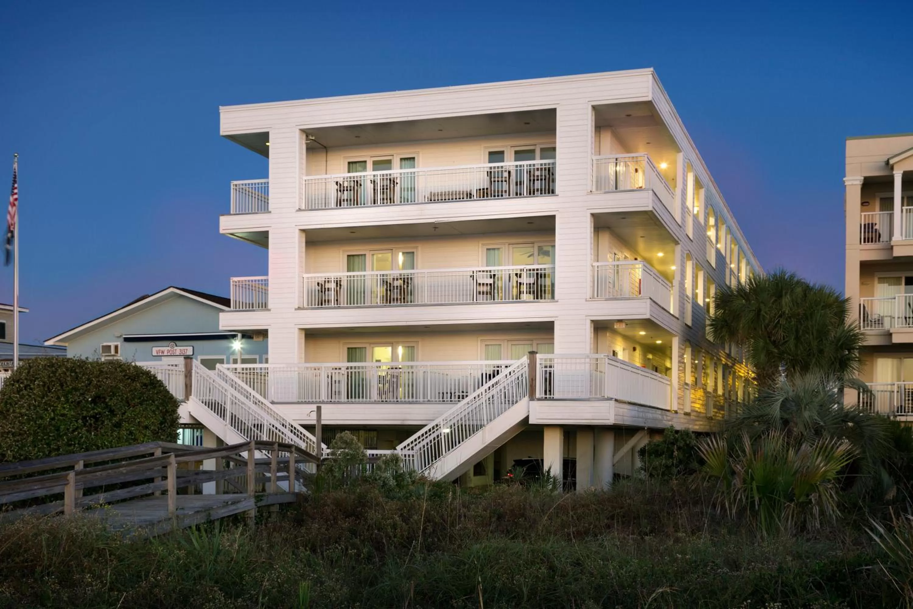 Property building in Seaside Inn - Isle of Palms