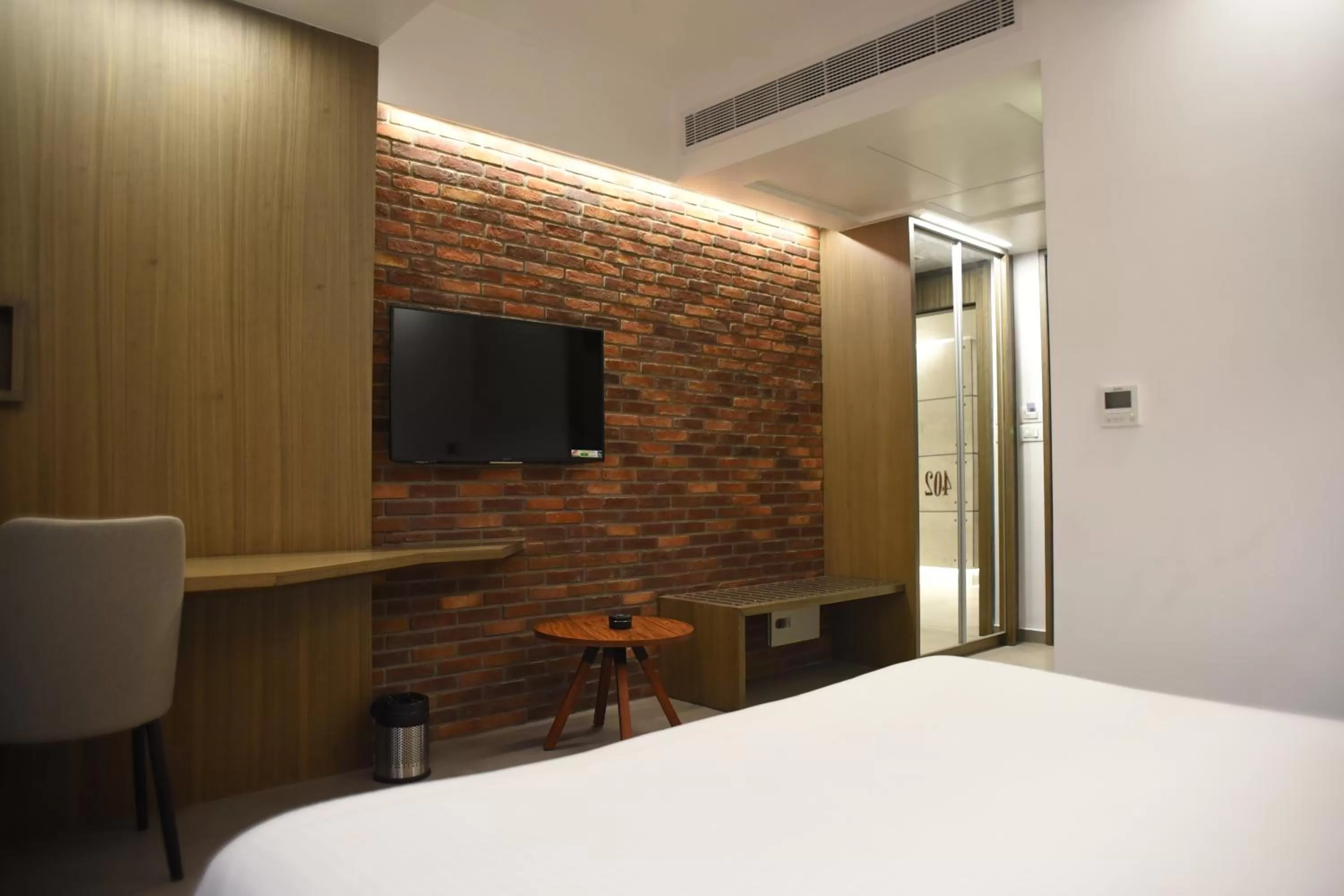 Bedroom, Bed in RATHNA RESIDENCY - Near US CONSULATE