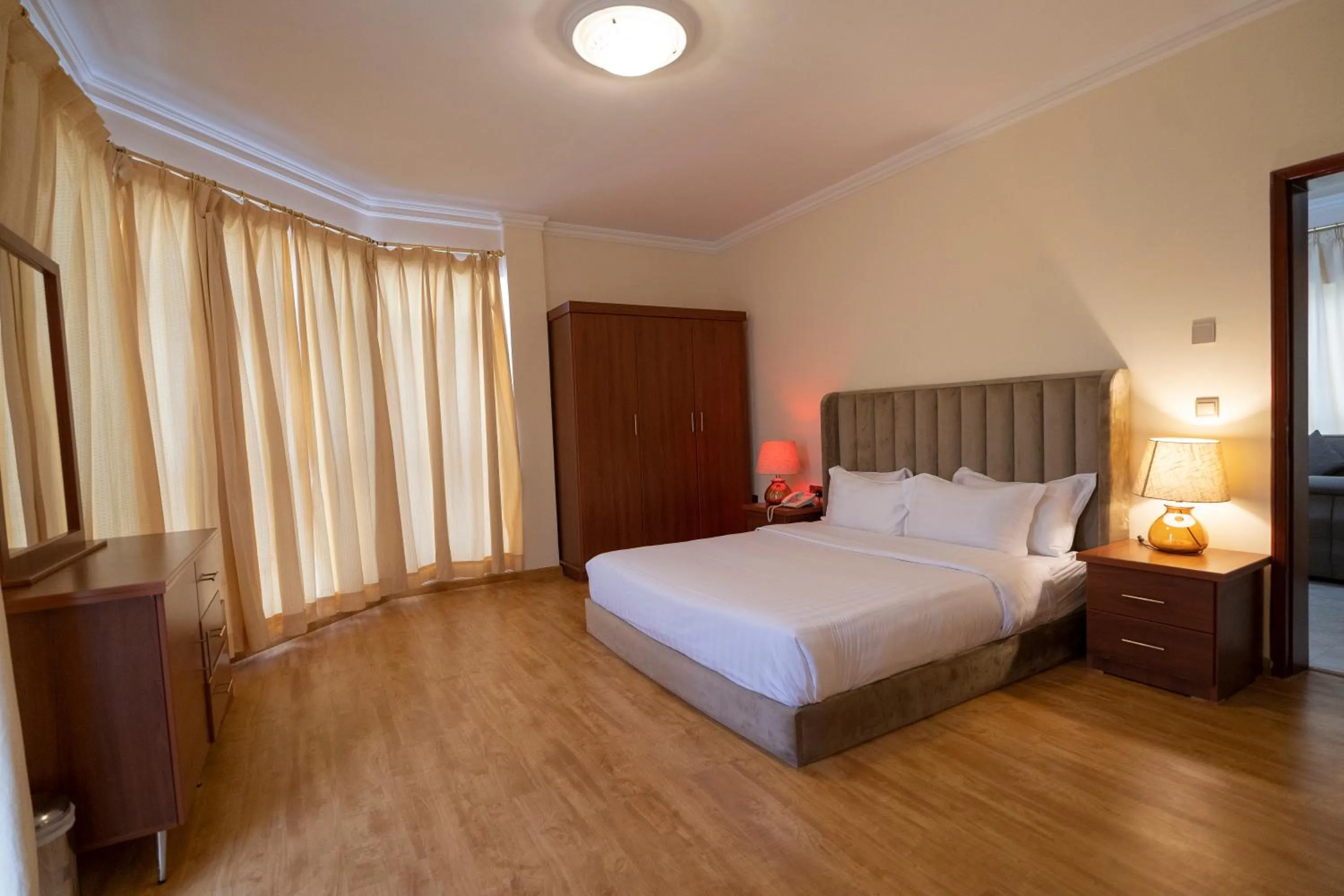 Bedroom, Bed in Majestic Hotel