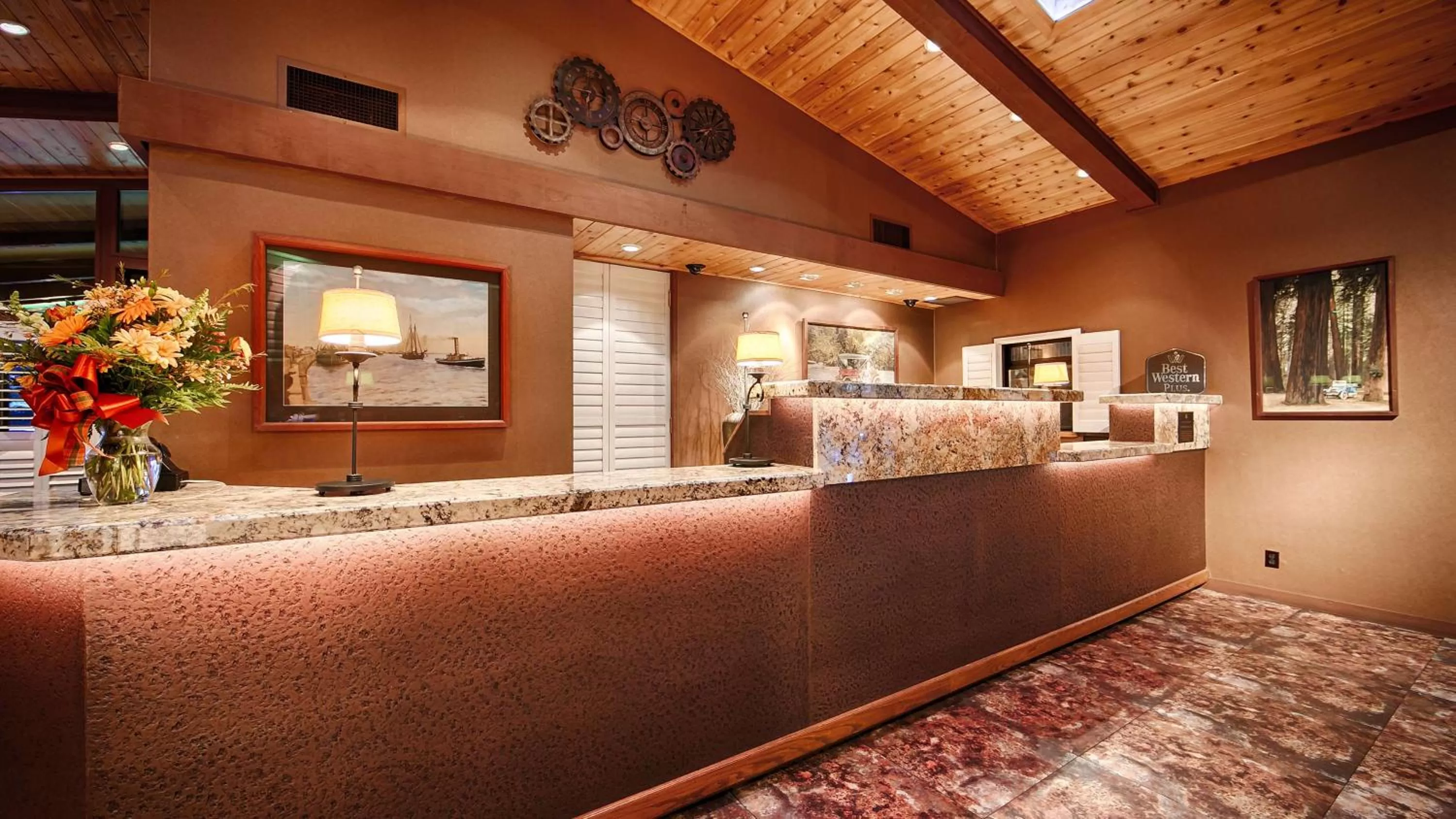 Lobby or reception in Best Western Plus Humboldt Bay Inn