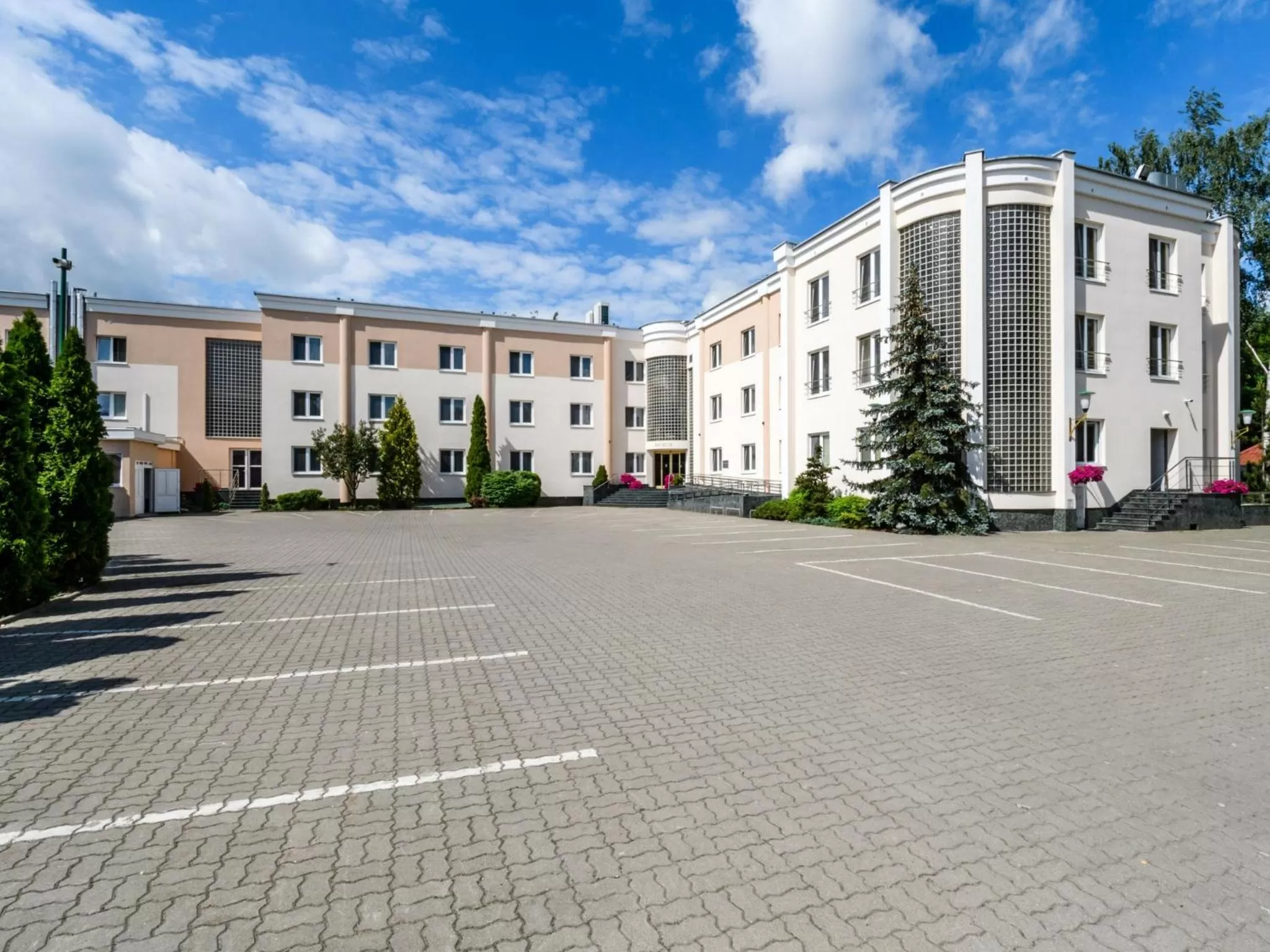 Property building in Hotel Boss