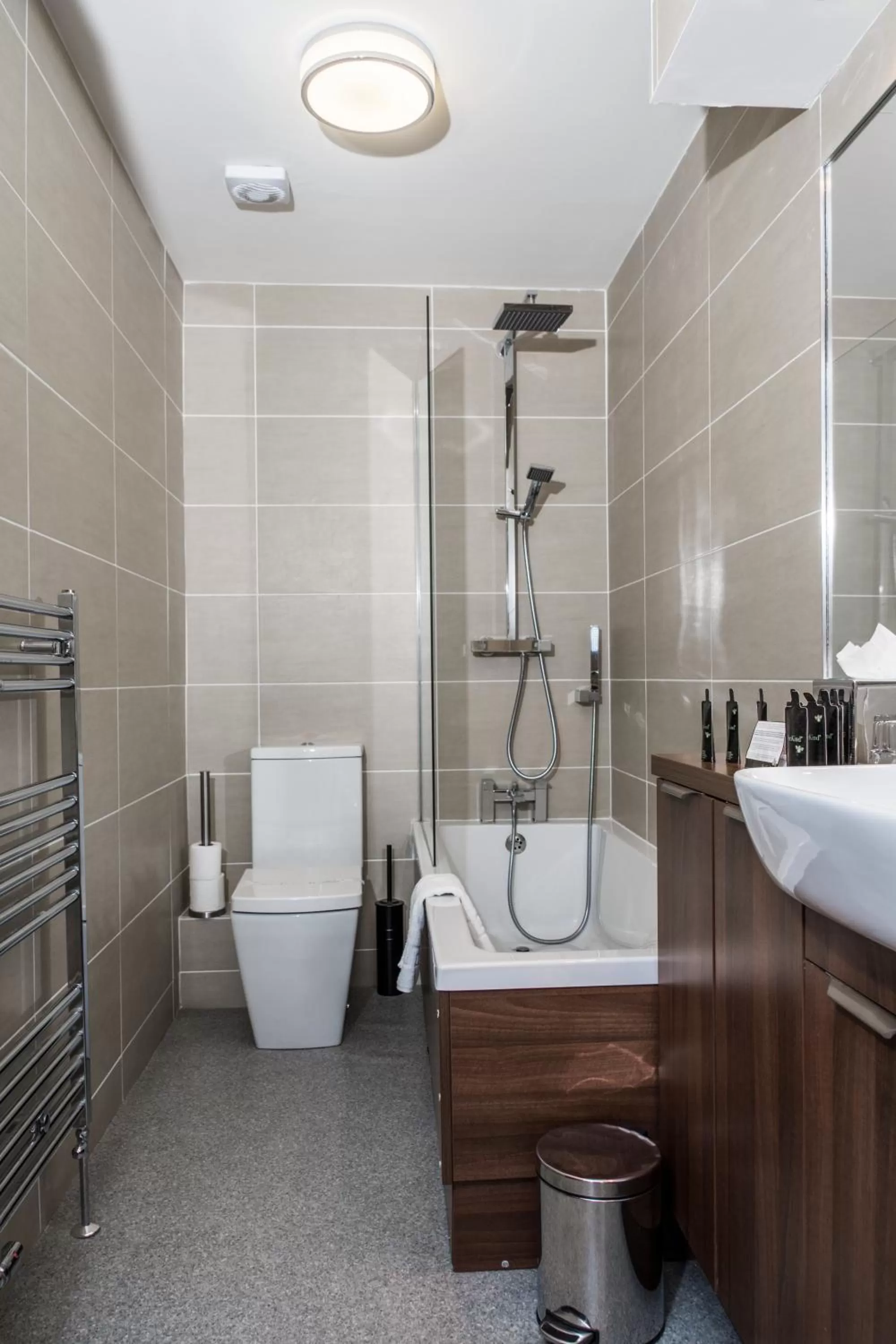 Bathroom in The Knight Residence by Mansley
