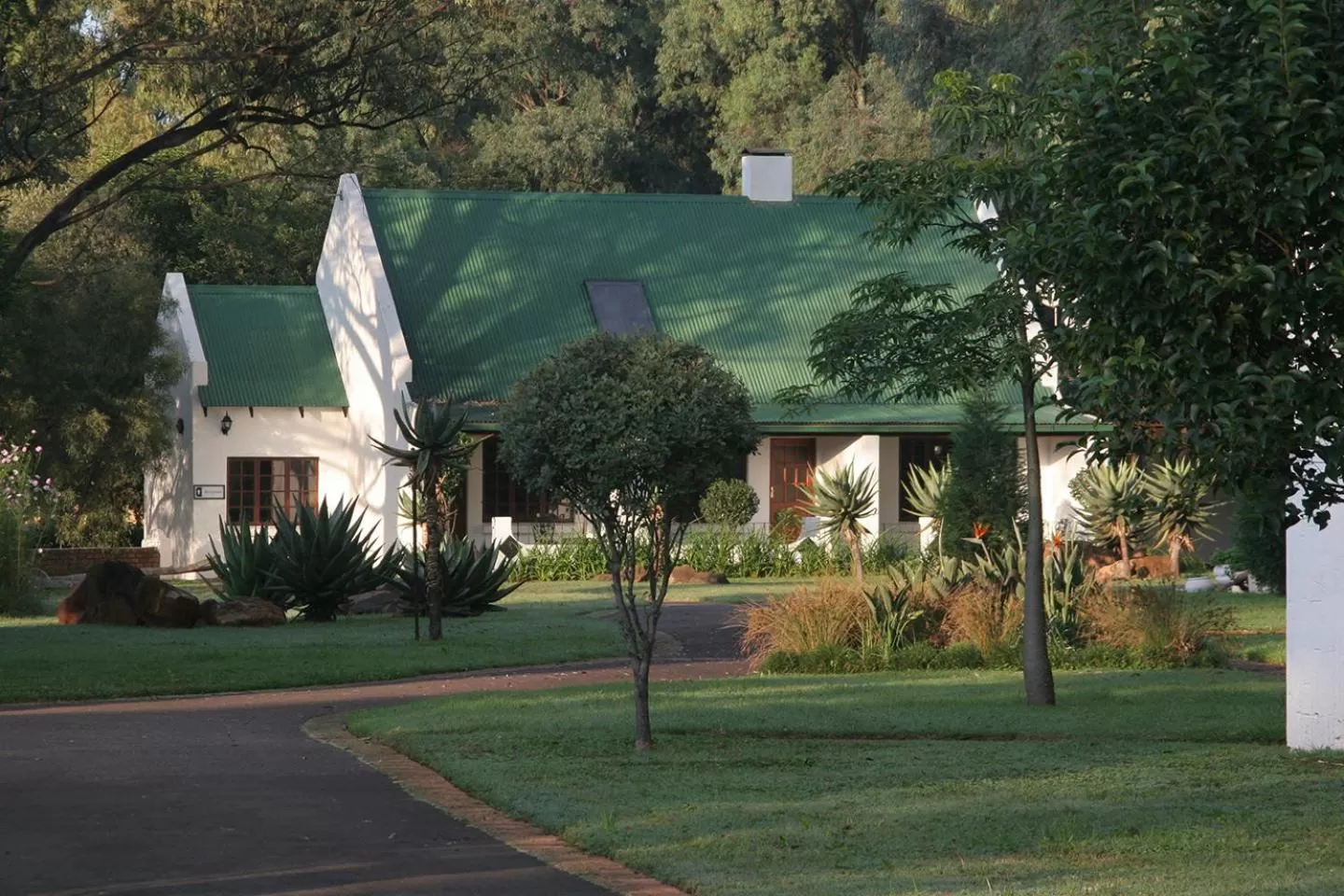 Property Building in The Highveld Cape Inn