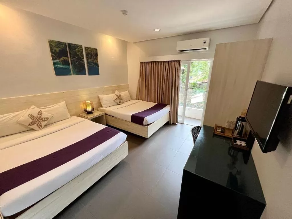 Bed in Treetop Suites