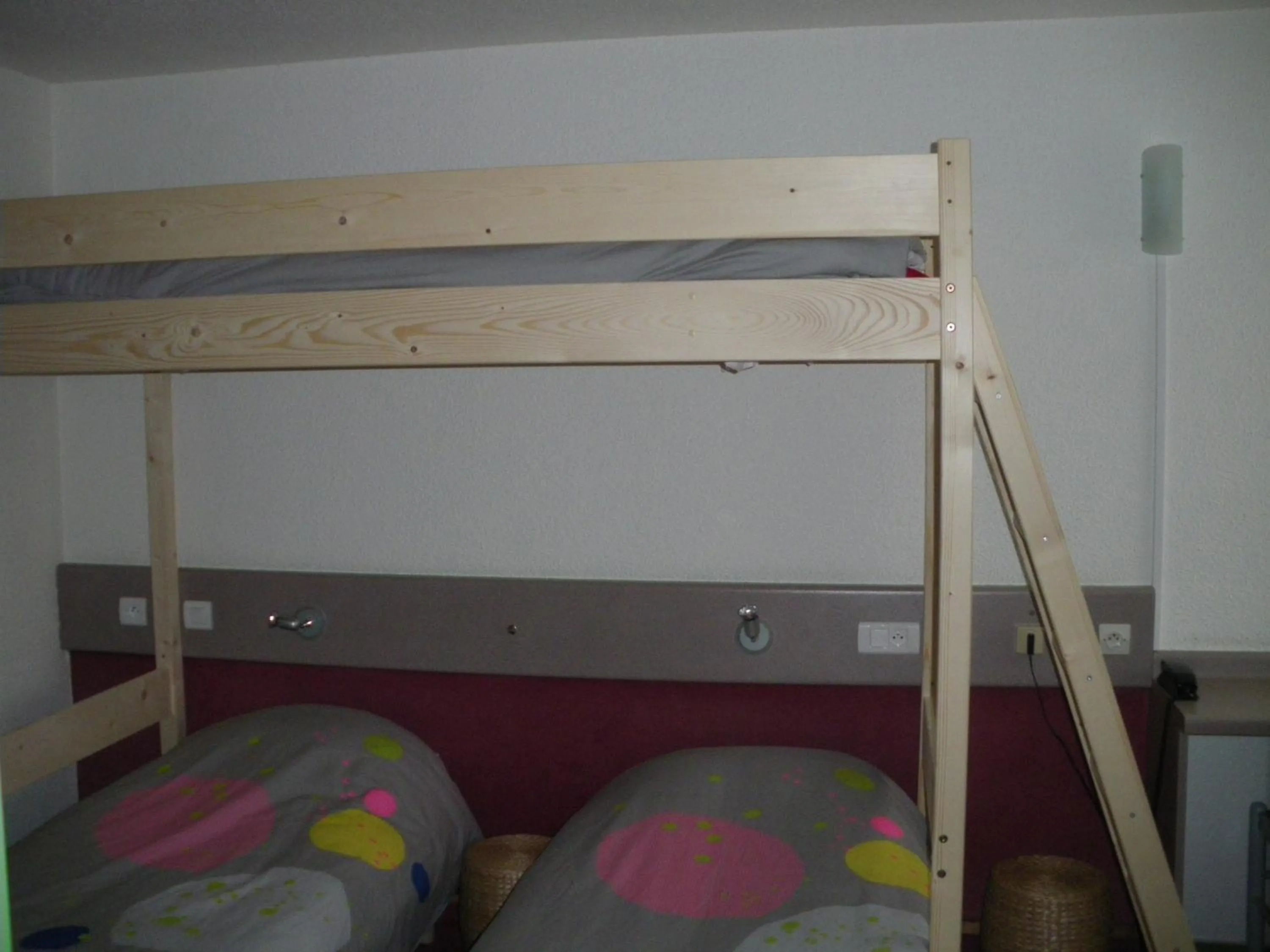 Photo of the whole room, Bed in Contact Hôtel Come Inn