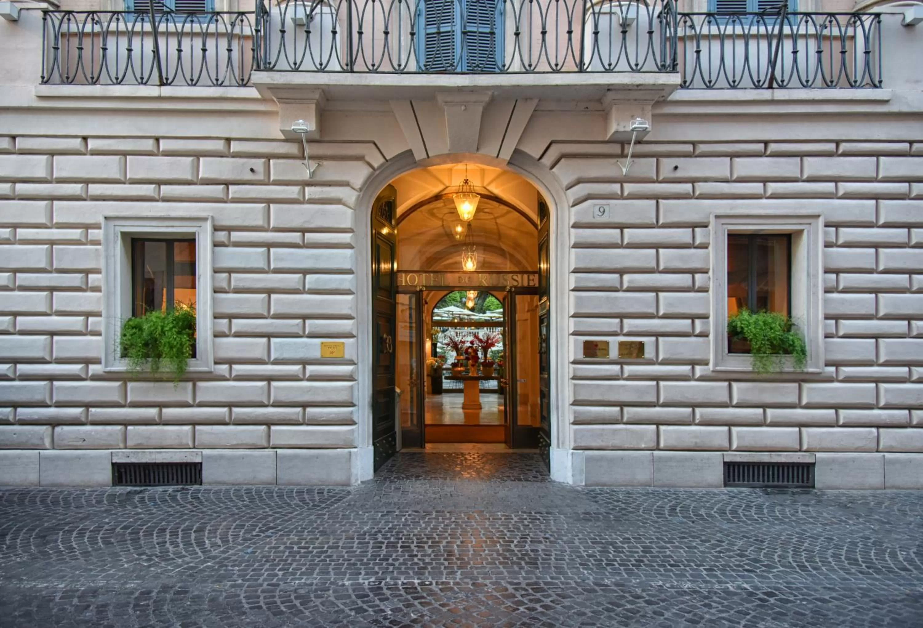 Facade/entrance in Rocco Forte Hotel De Russie
