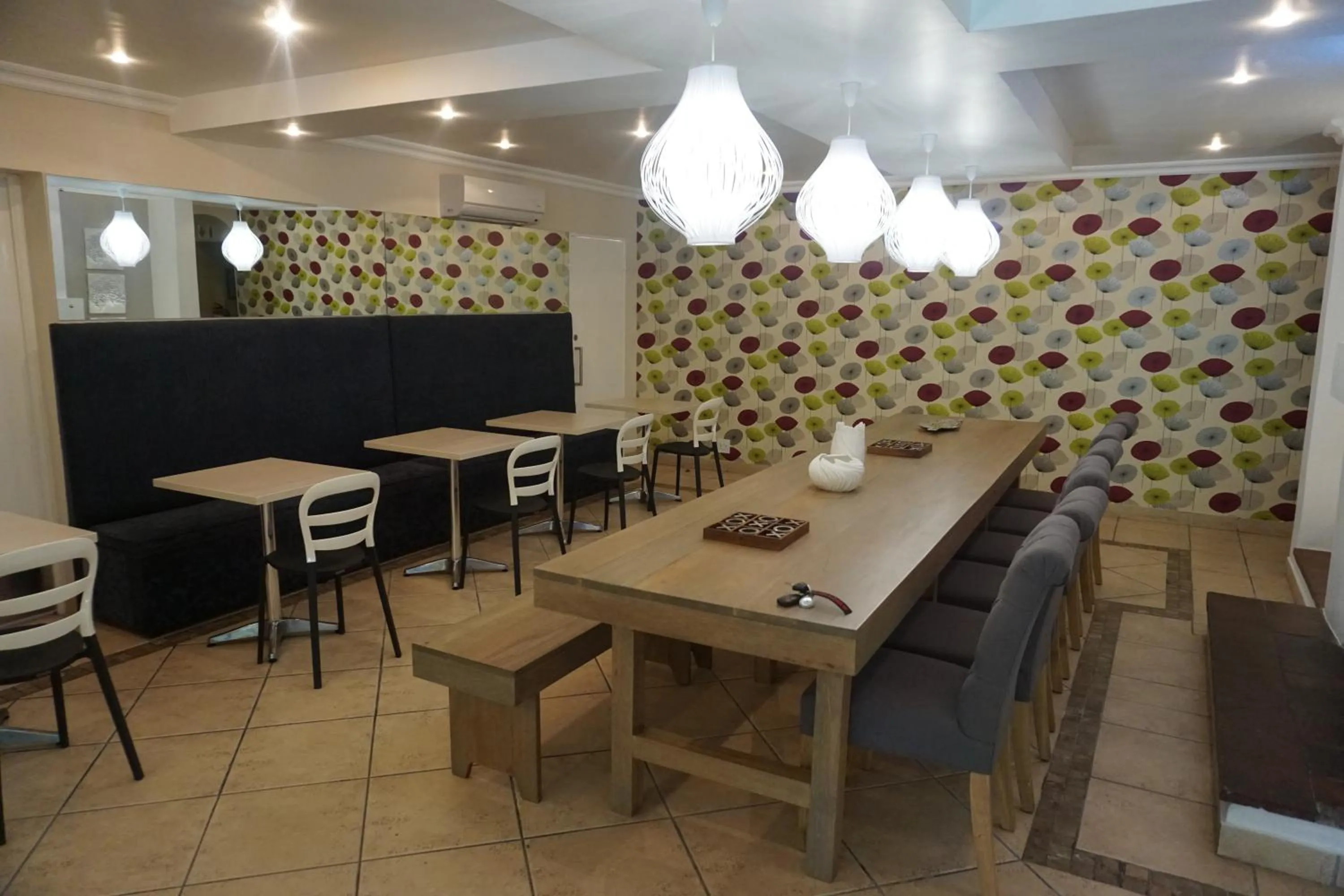 Restaurant/places to eat in Midrand Conference Centre