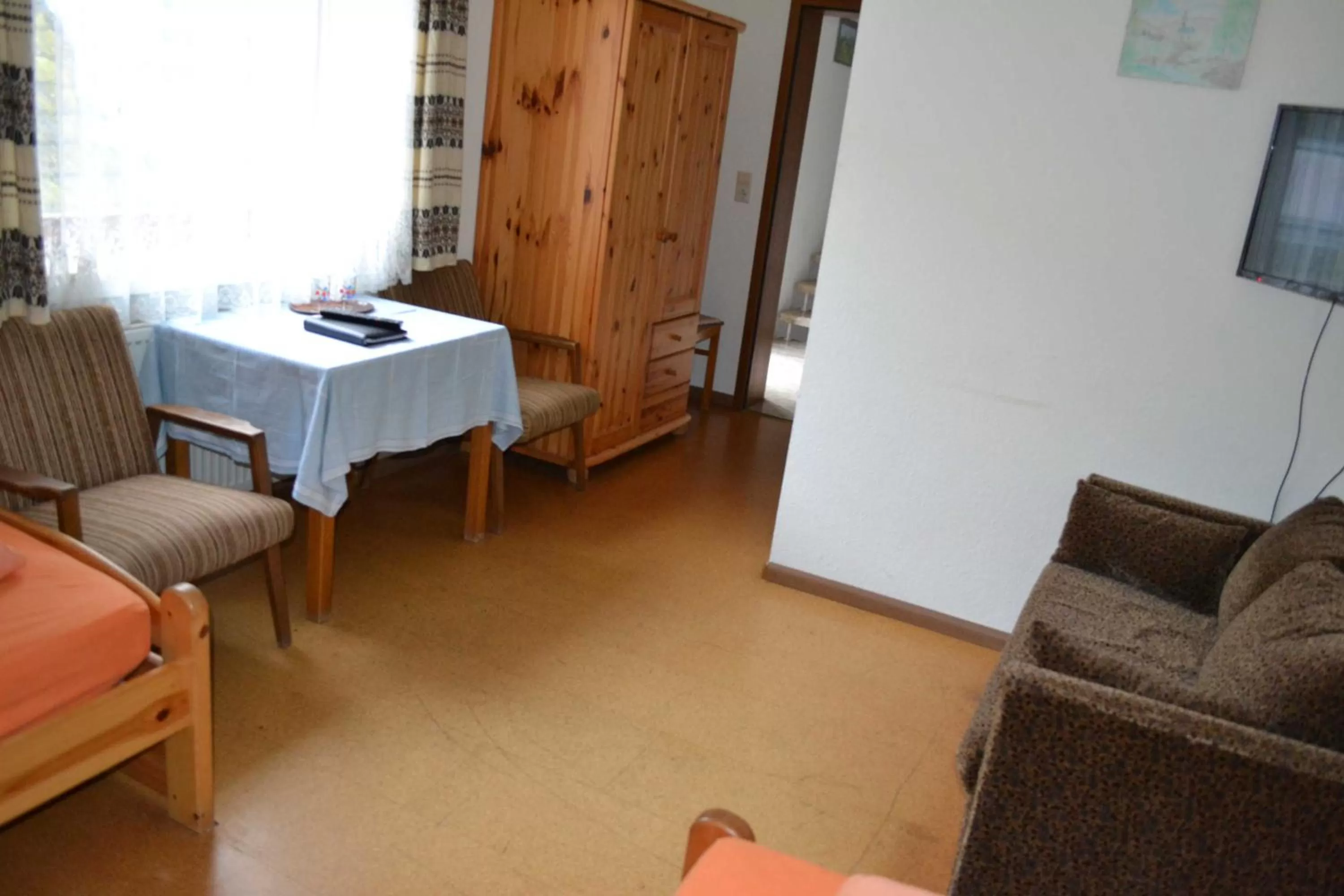 Photo of the whole room in Gaestehaus Tagescafe Eckenfels