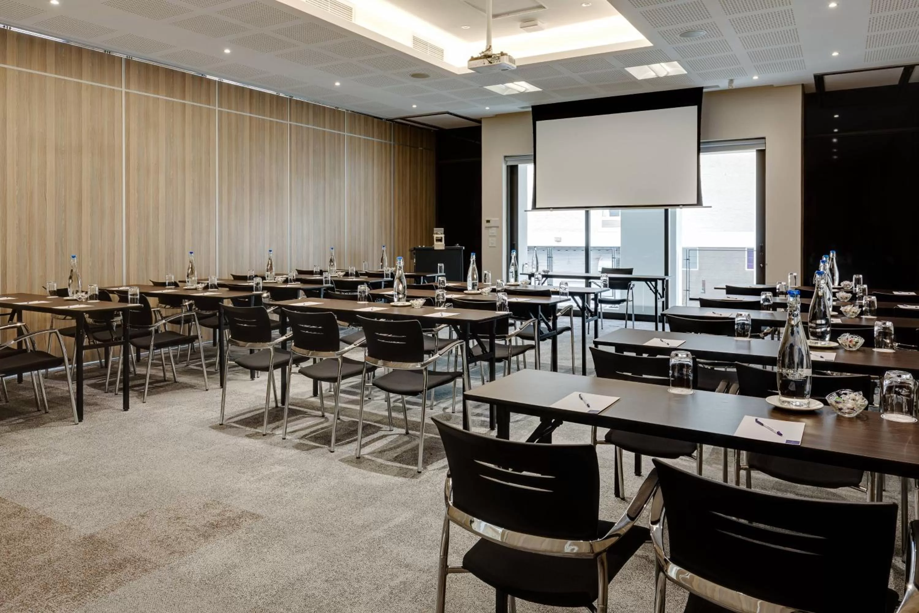 Meeting/conference room in Protea Hotel by Marriott Cape Town Waterfront Breakwater Lodge