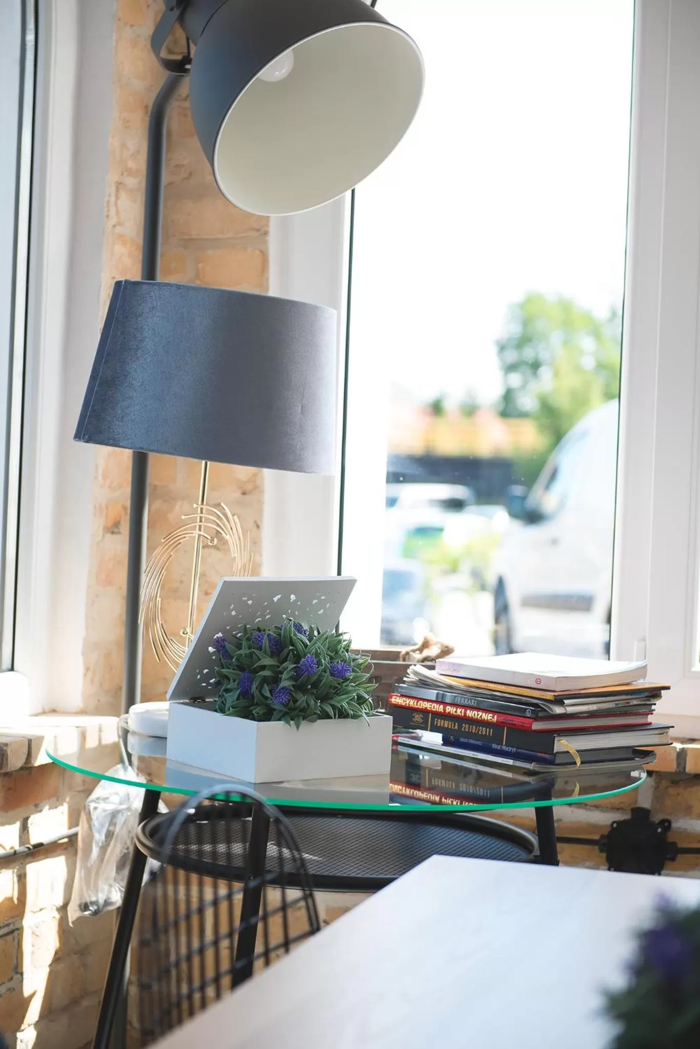 Communal lounge/ TV room in Leon's Rooms