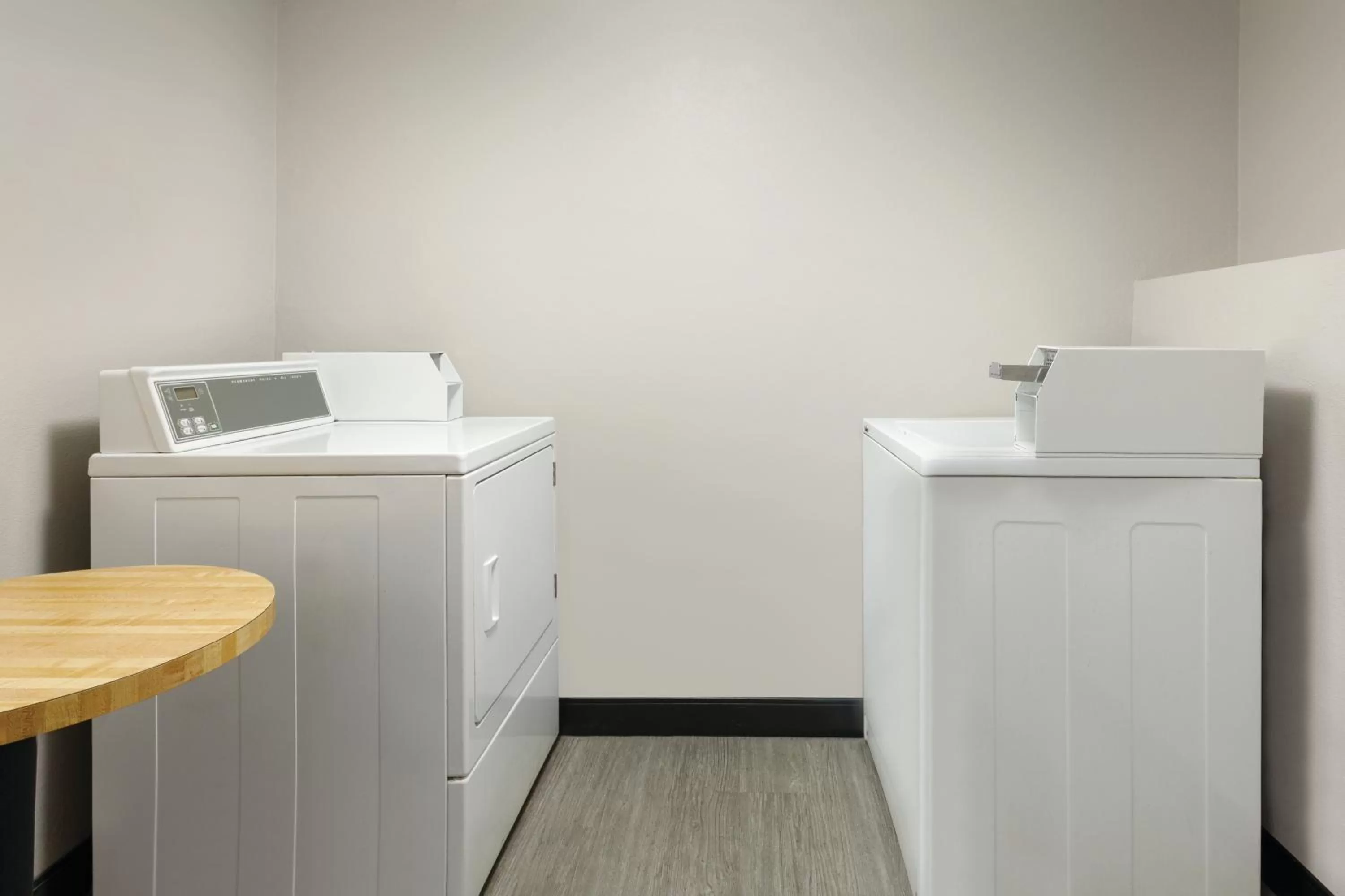 laundry in La Quinta inn & suites by Wyndham Dothan