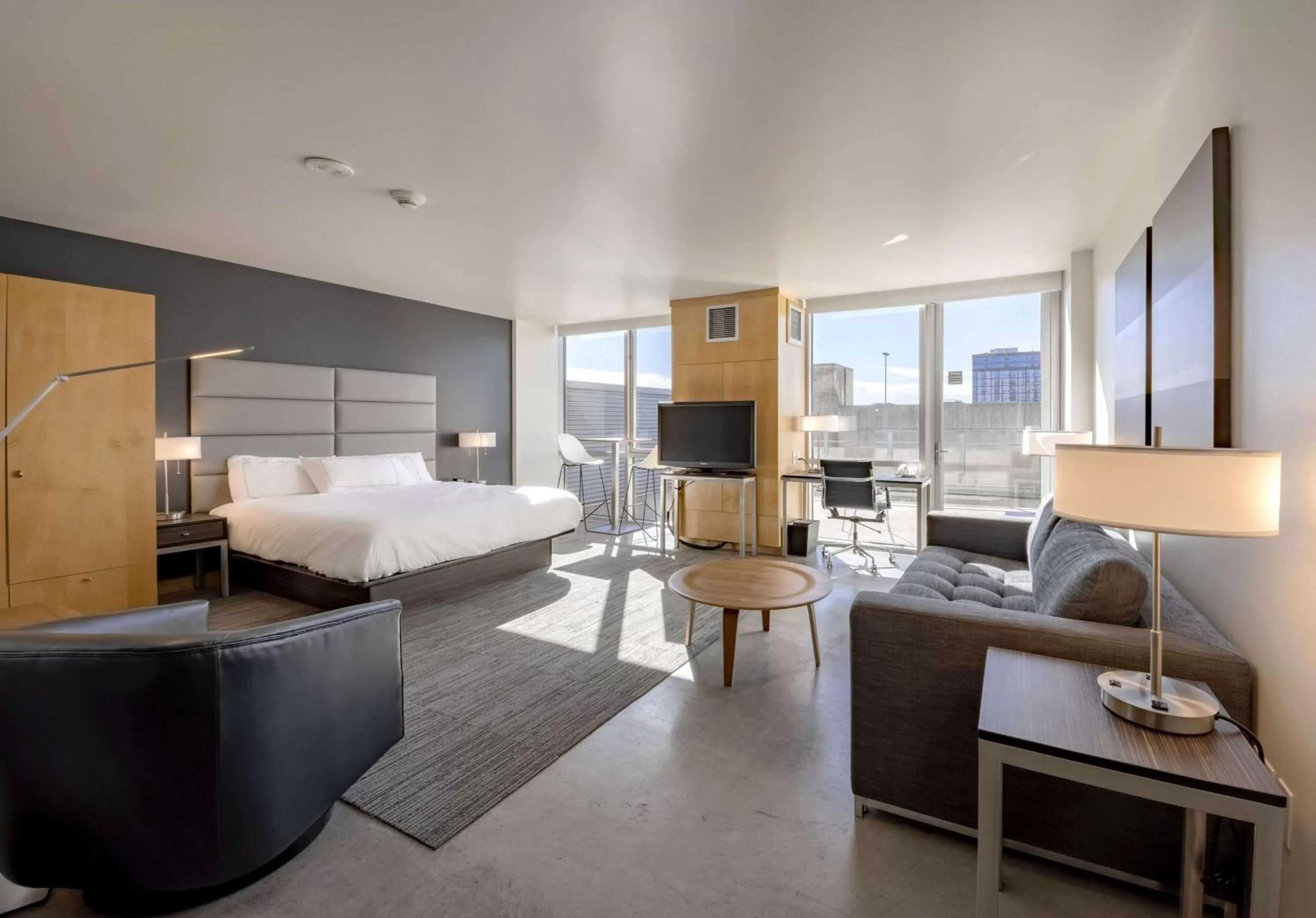 Bedroom in Hotelvetro Iowa City, Tapestry Collection By Hilton