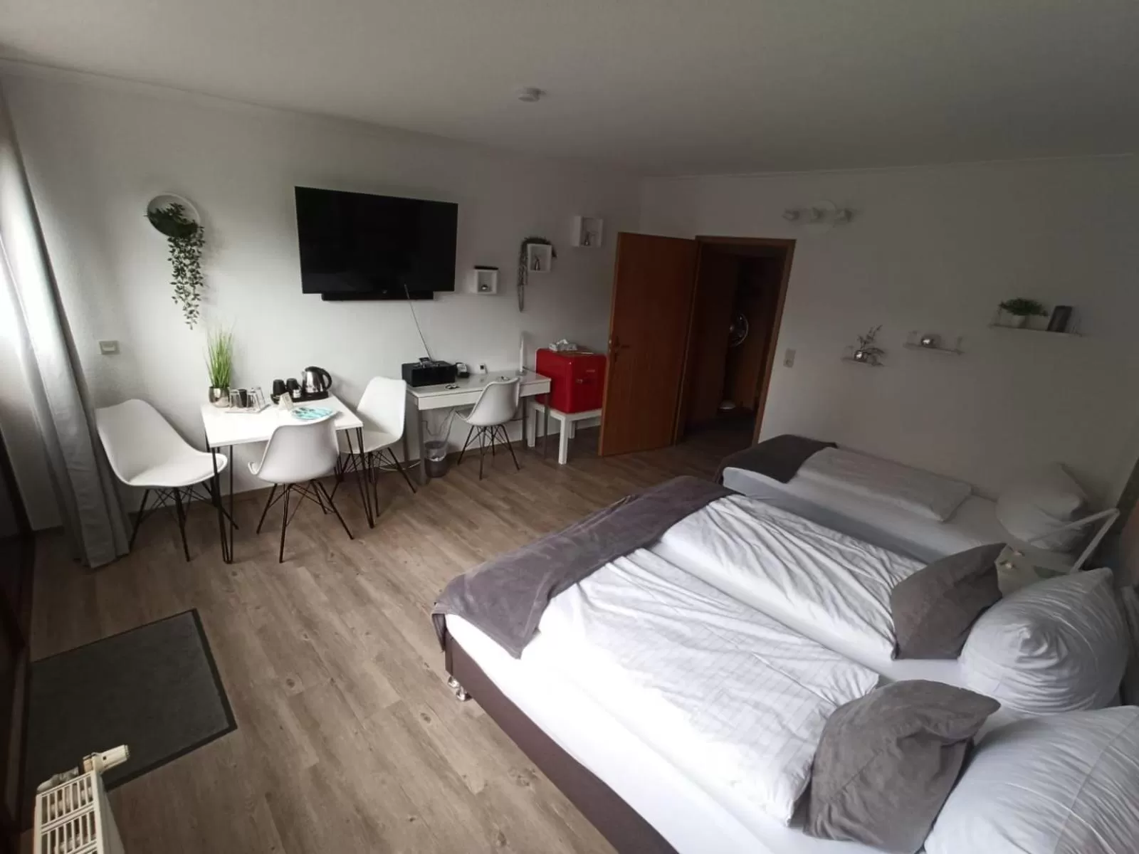 TV and multimedia, Bed in Hotel Seeblick am Sankelmarker See - Natur und Erholung