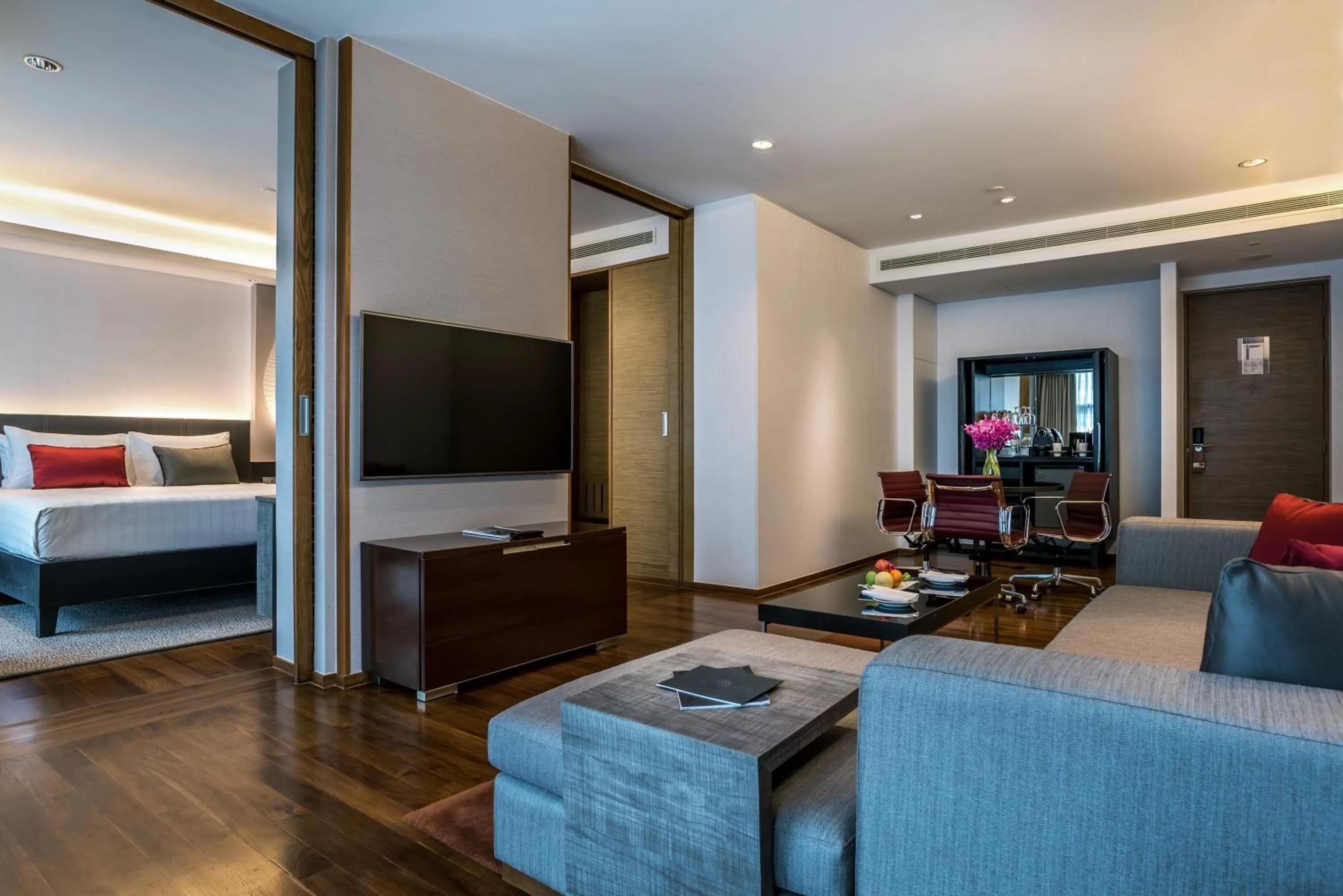 Coffee/tea facilities, Bed in Pullman Bangkok King Power