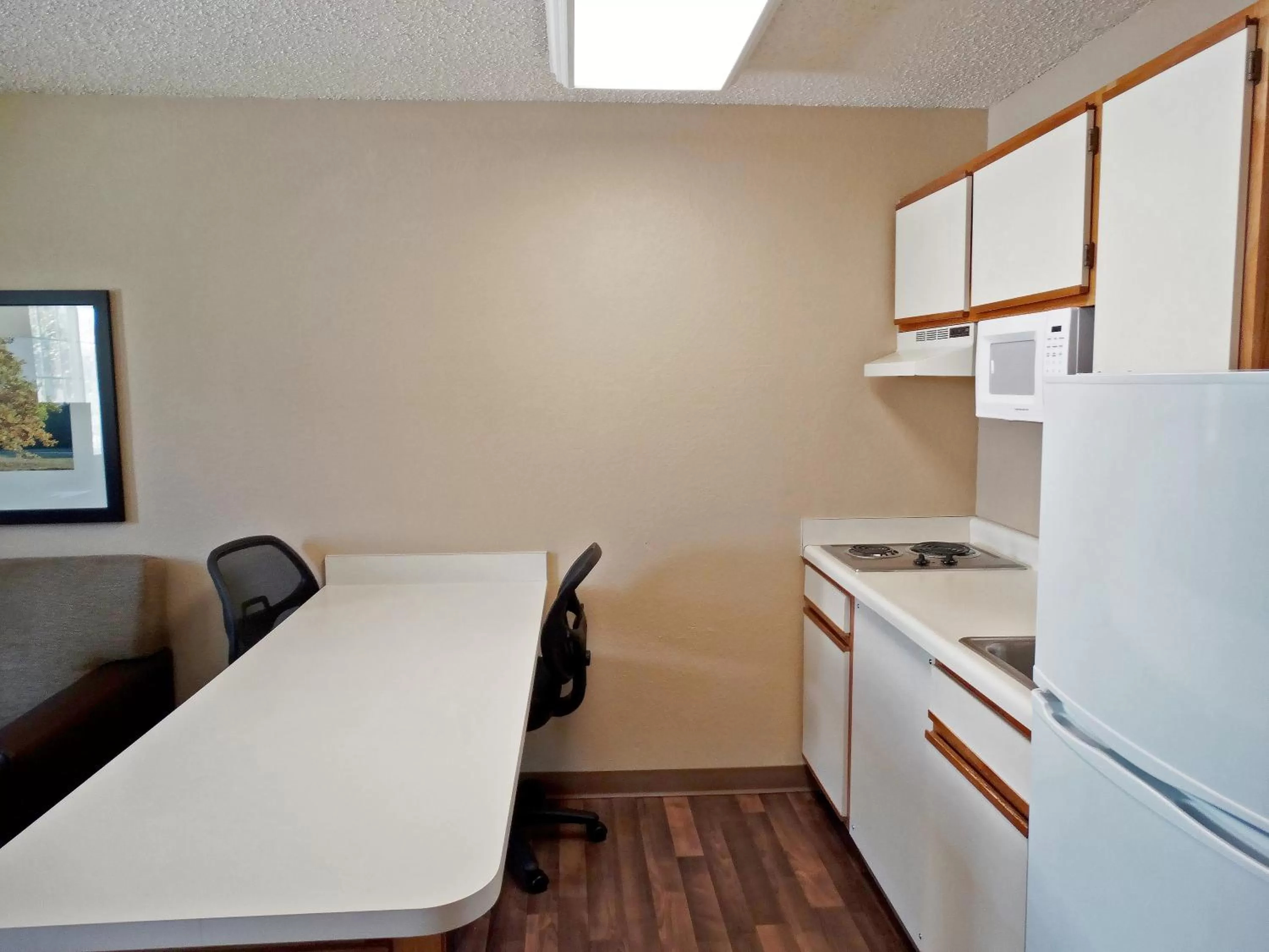 Kitchen or kitchenette in Extended Stay America Suites - Indianapolis - West 86th St