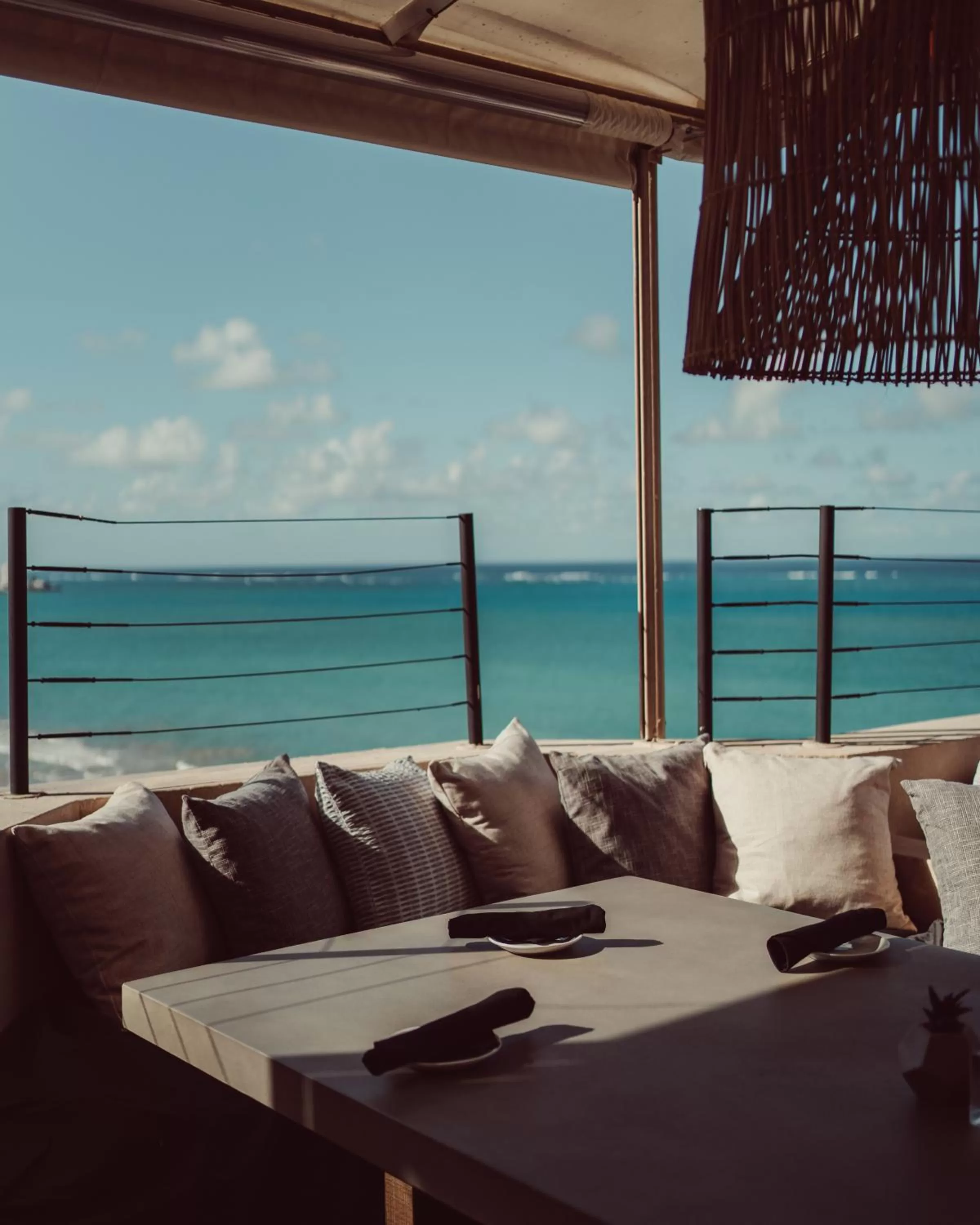 Restaurant/places to eat, Sea View in San Juan Water & Beach Club Hotel