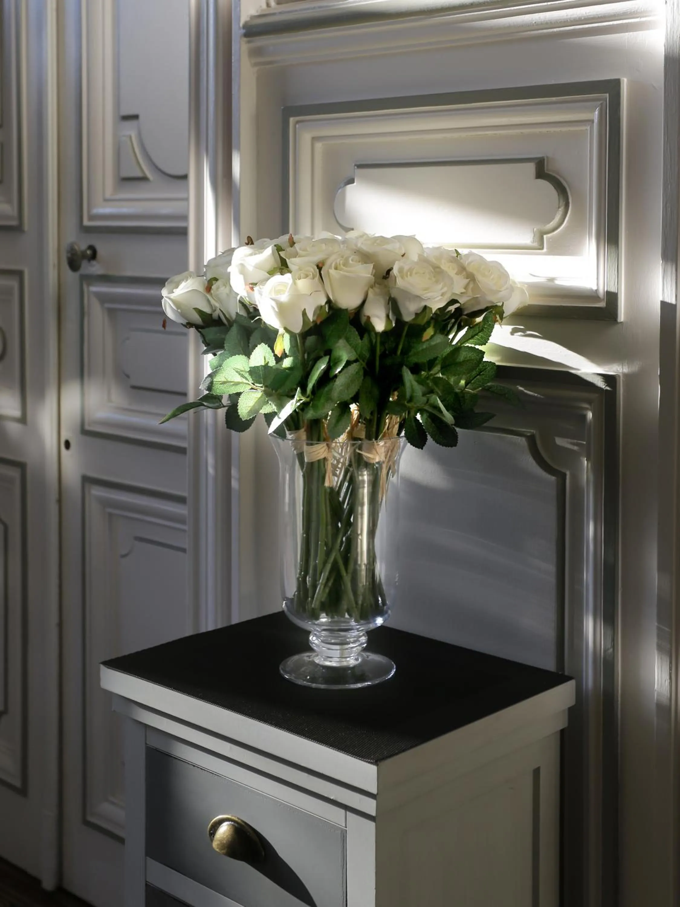 Property building in Hotel Henri IV