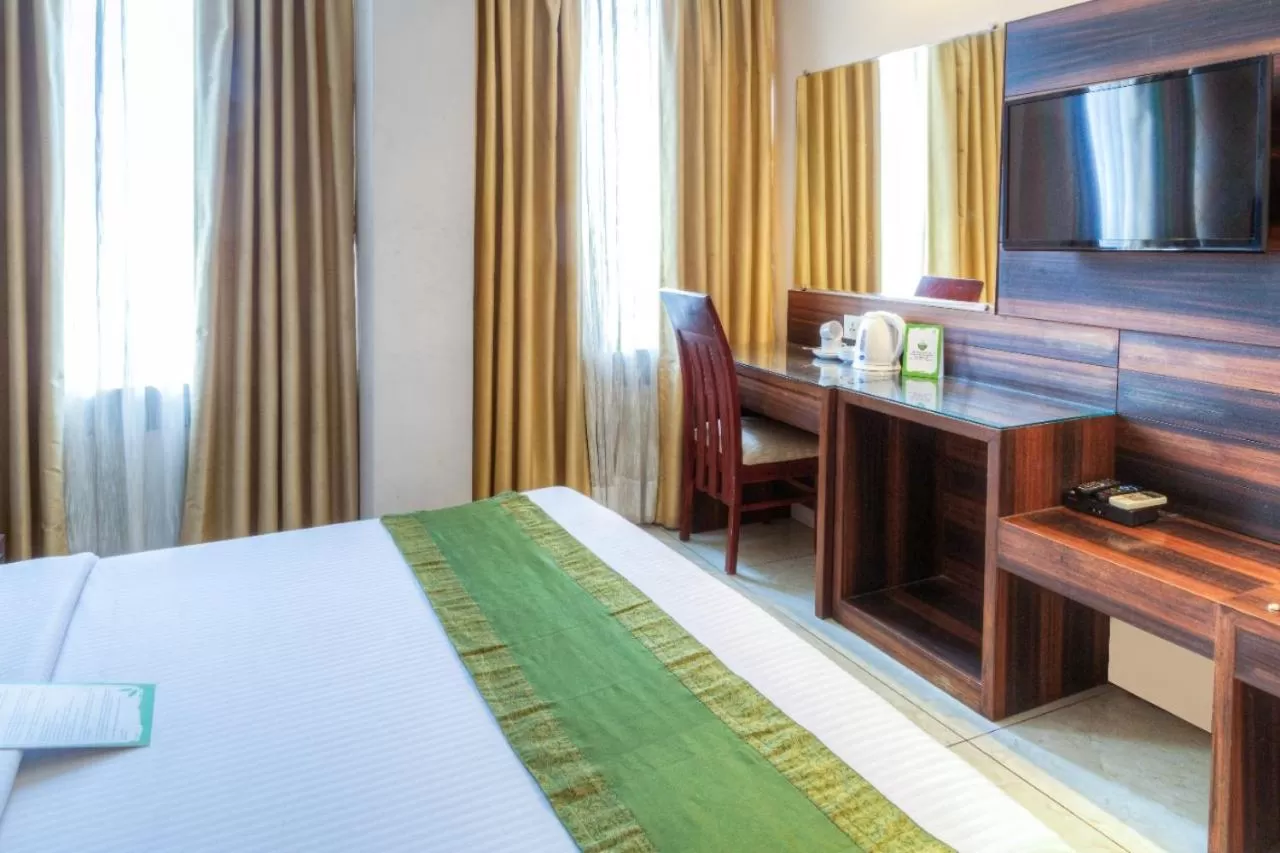 Bedroom, Bed in Hotel Dreamland Chandigarh